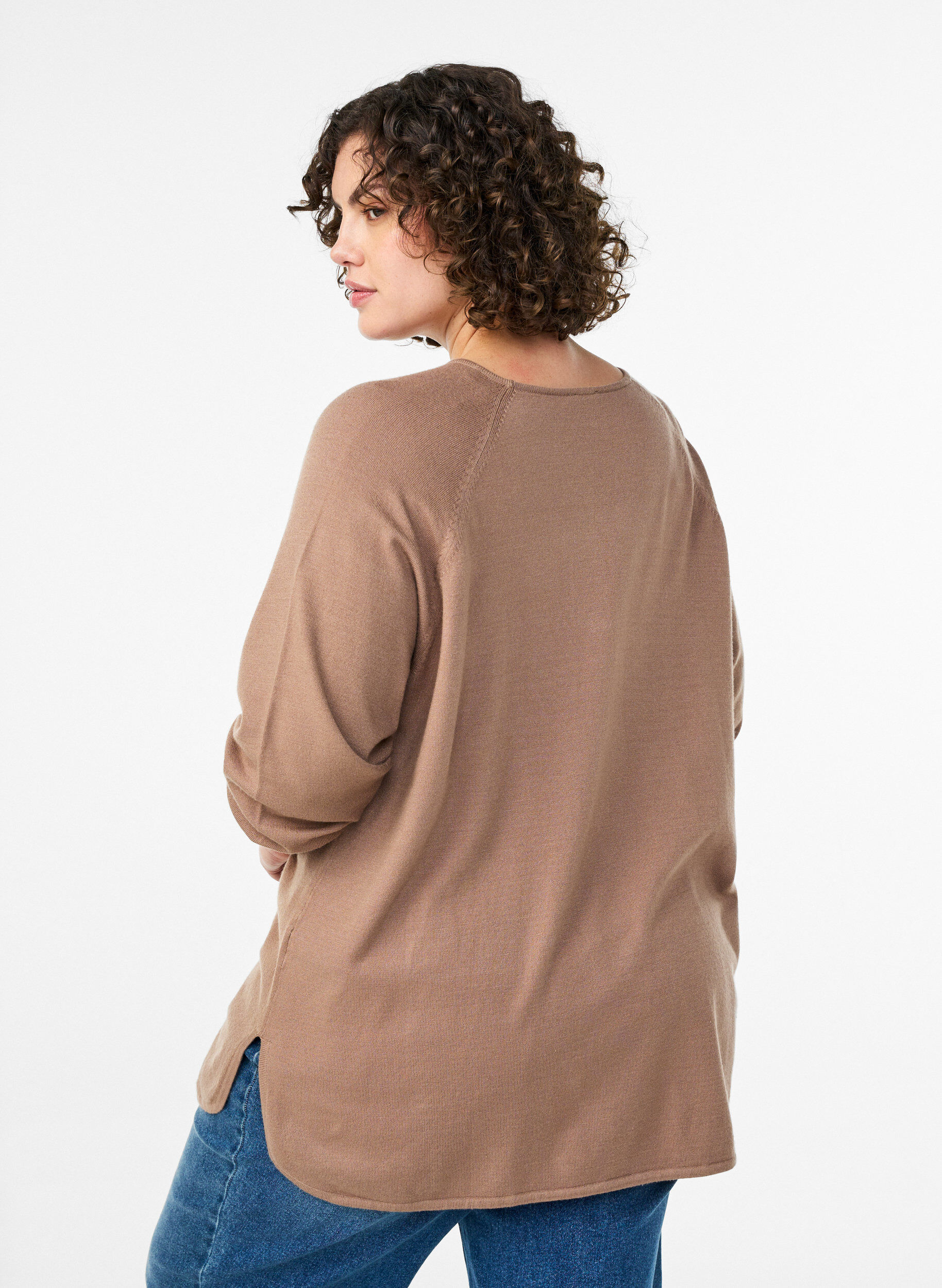 Zizzi Blouse en maille &agrave; col rond et motif tricot&eacute;, Marron, Model image number 2