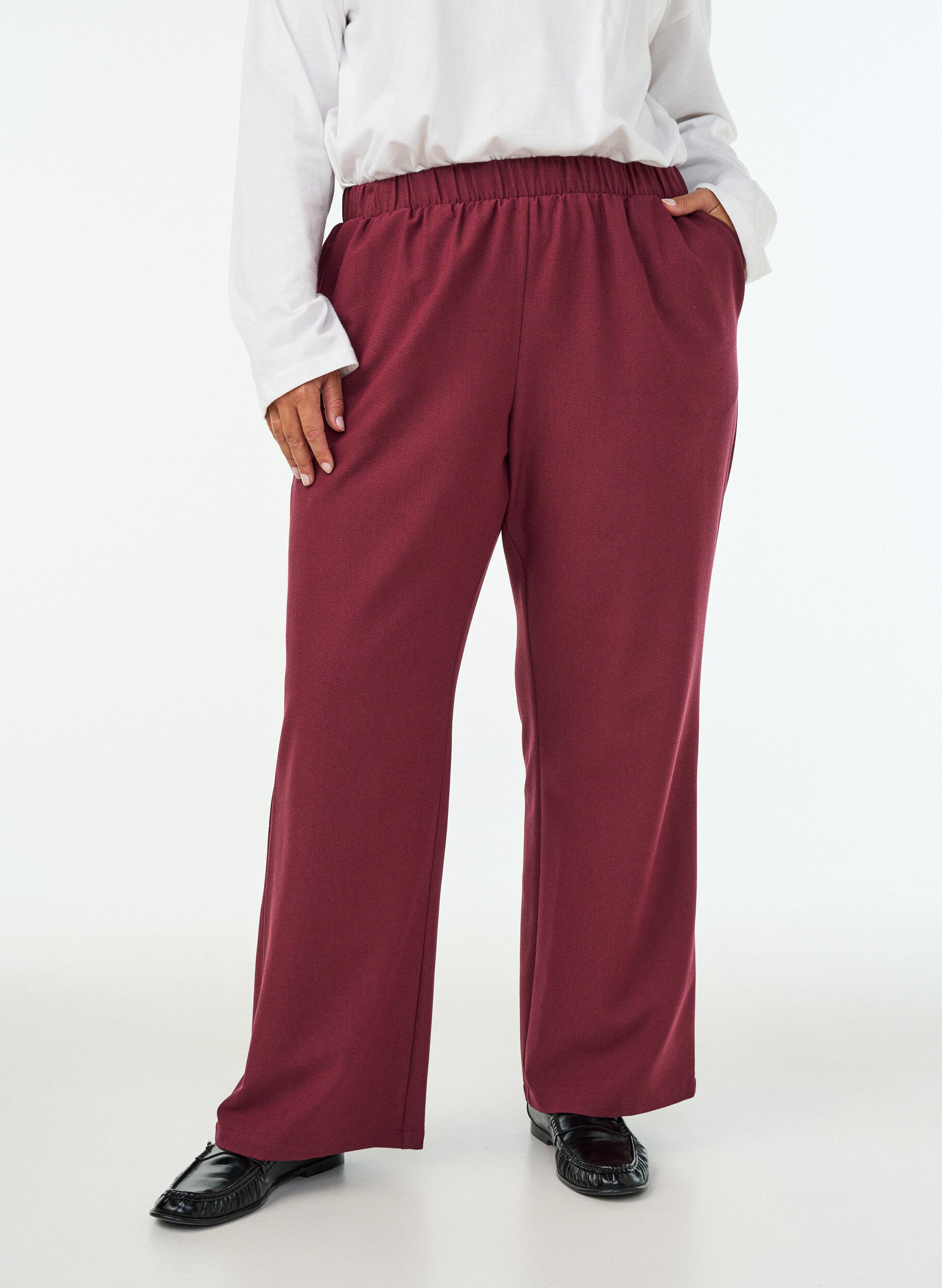 ZizziPantalon &eacute;vas&eacute; avec taille &eacute;lastiqu&eacute;e, Bordeaux, Model image number 2