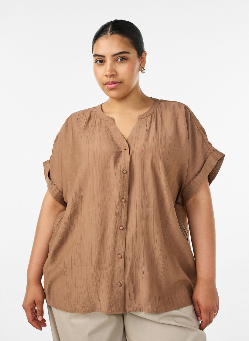 Blouse textur&eacute;e en viscose avec boutons, Marron, Model image number 0