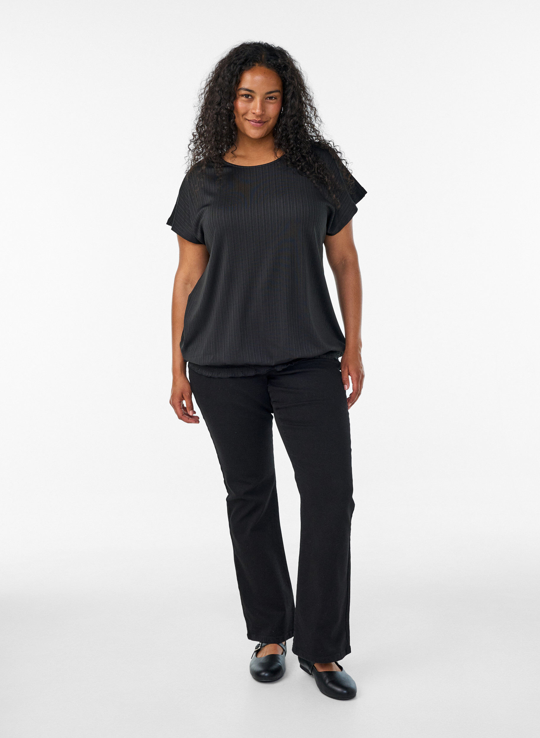 ZizziBlouse en jersey avec rayures textur&eacute;es et ourlet smock&eacute;, Noir, Model image number 1