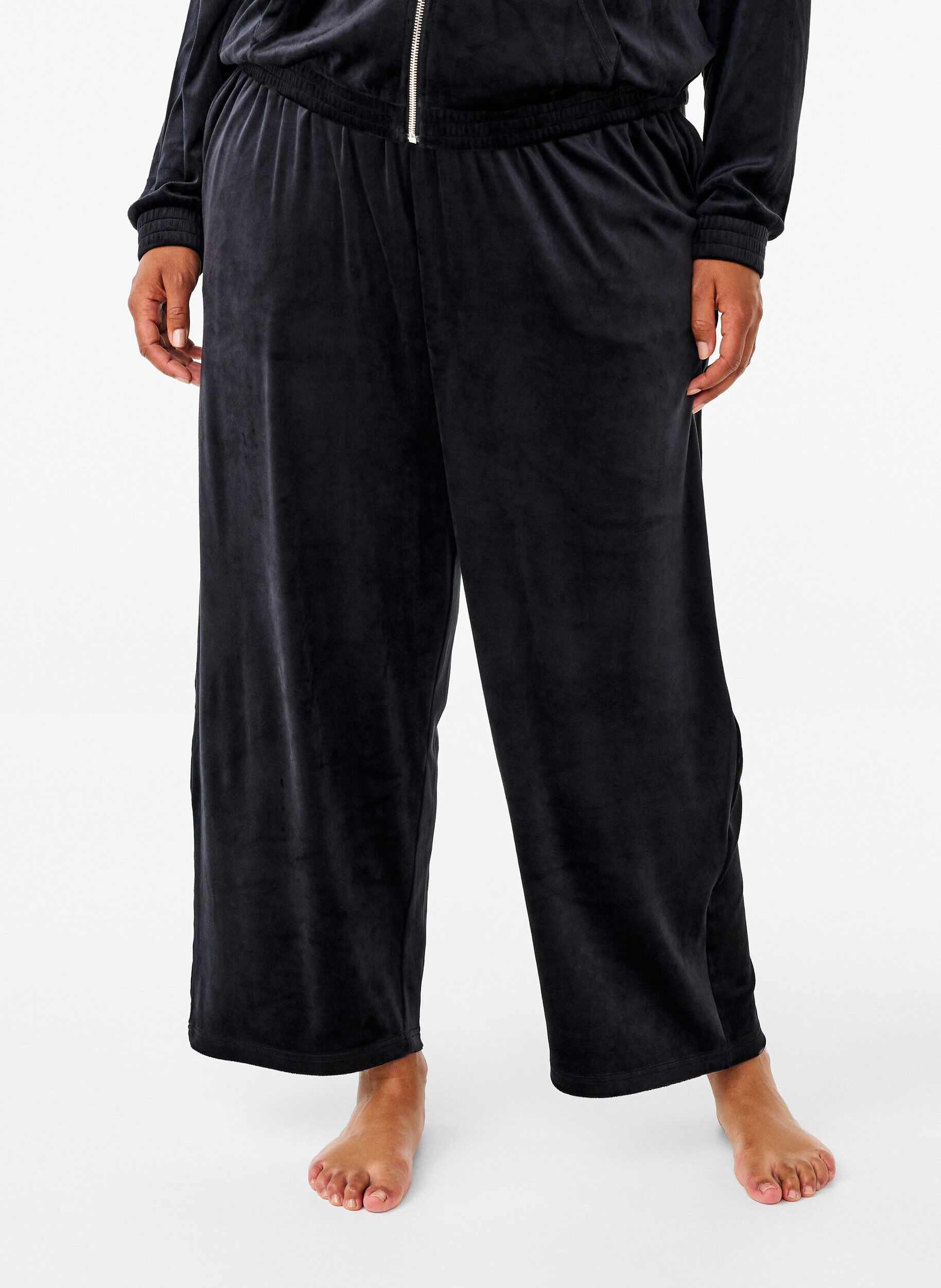 Zizzi Pantalon ample en velours, Black, Model image number 2