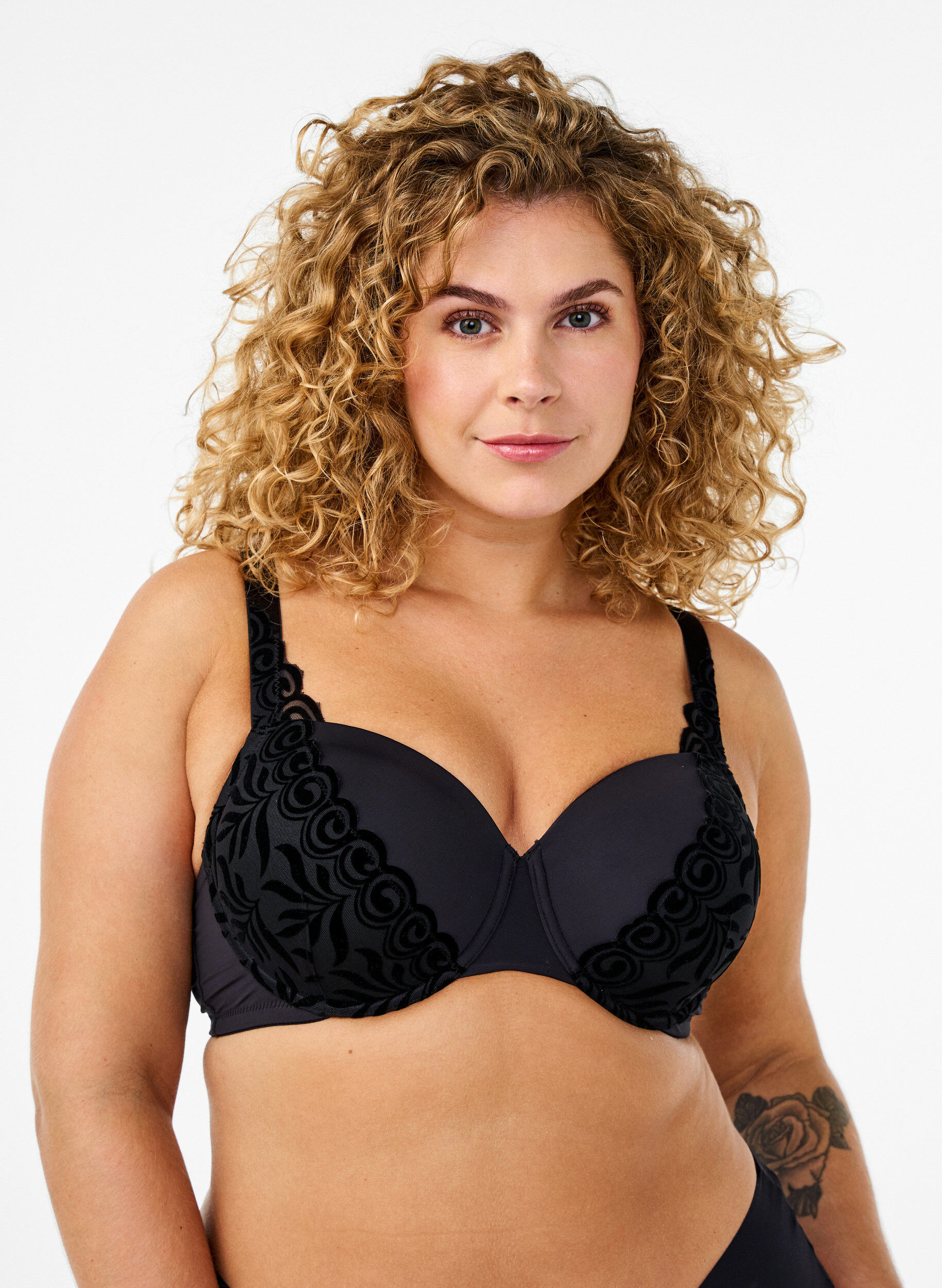 Zizzi Soutien-gorge moul&eacute; avec motif en velours, Noir, Model image number 0