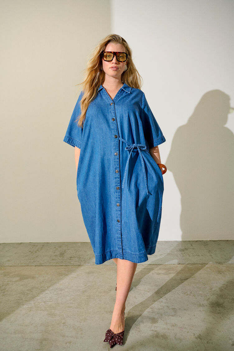Robe en denim, , Model