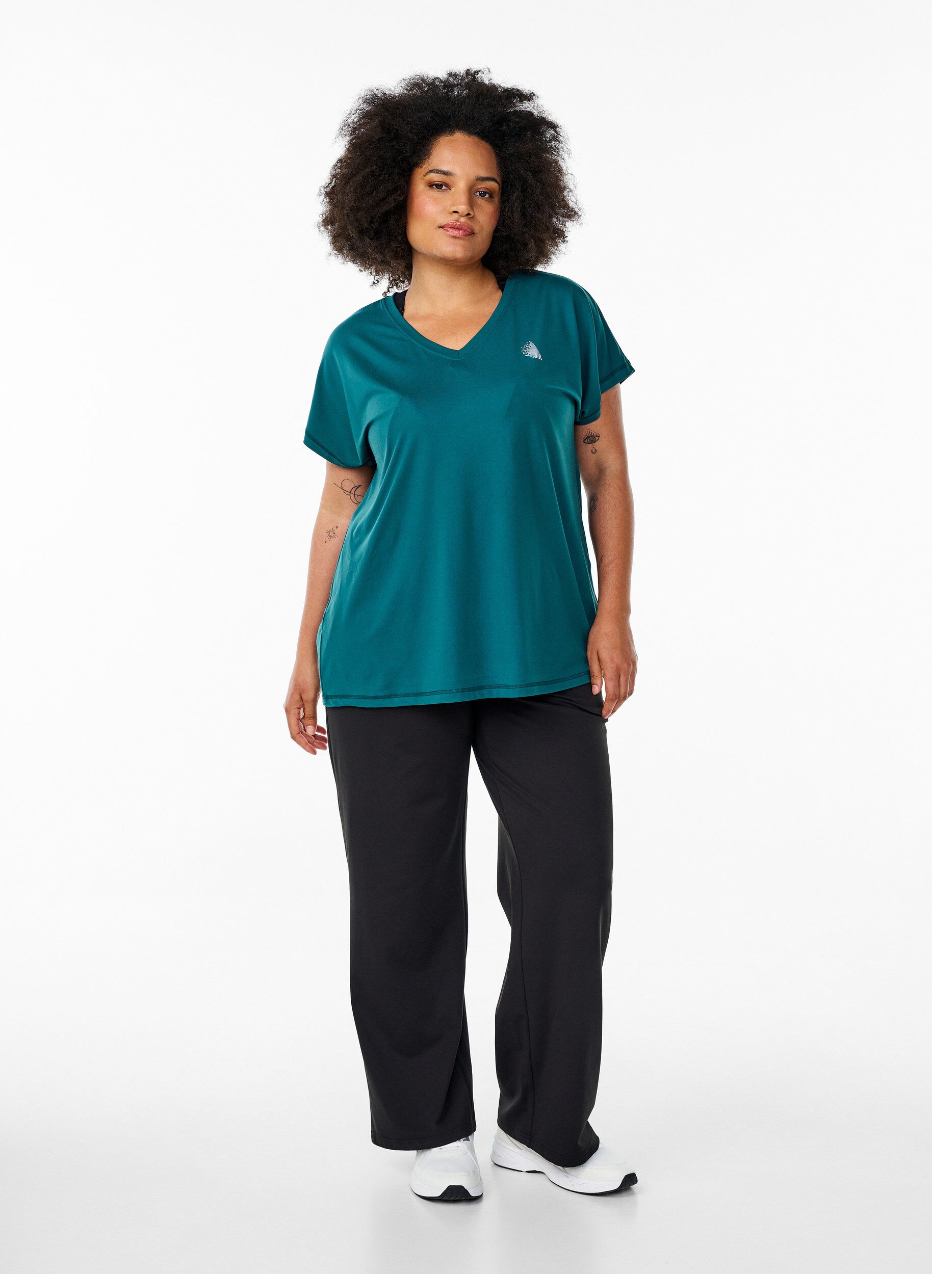 Zizzi T-shirt d&rsquo;entra&icirc;nement ample avec col en V, Vert fonc&eacute;, Model image number 1