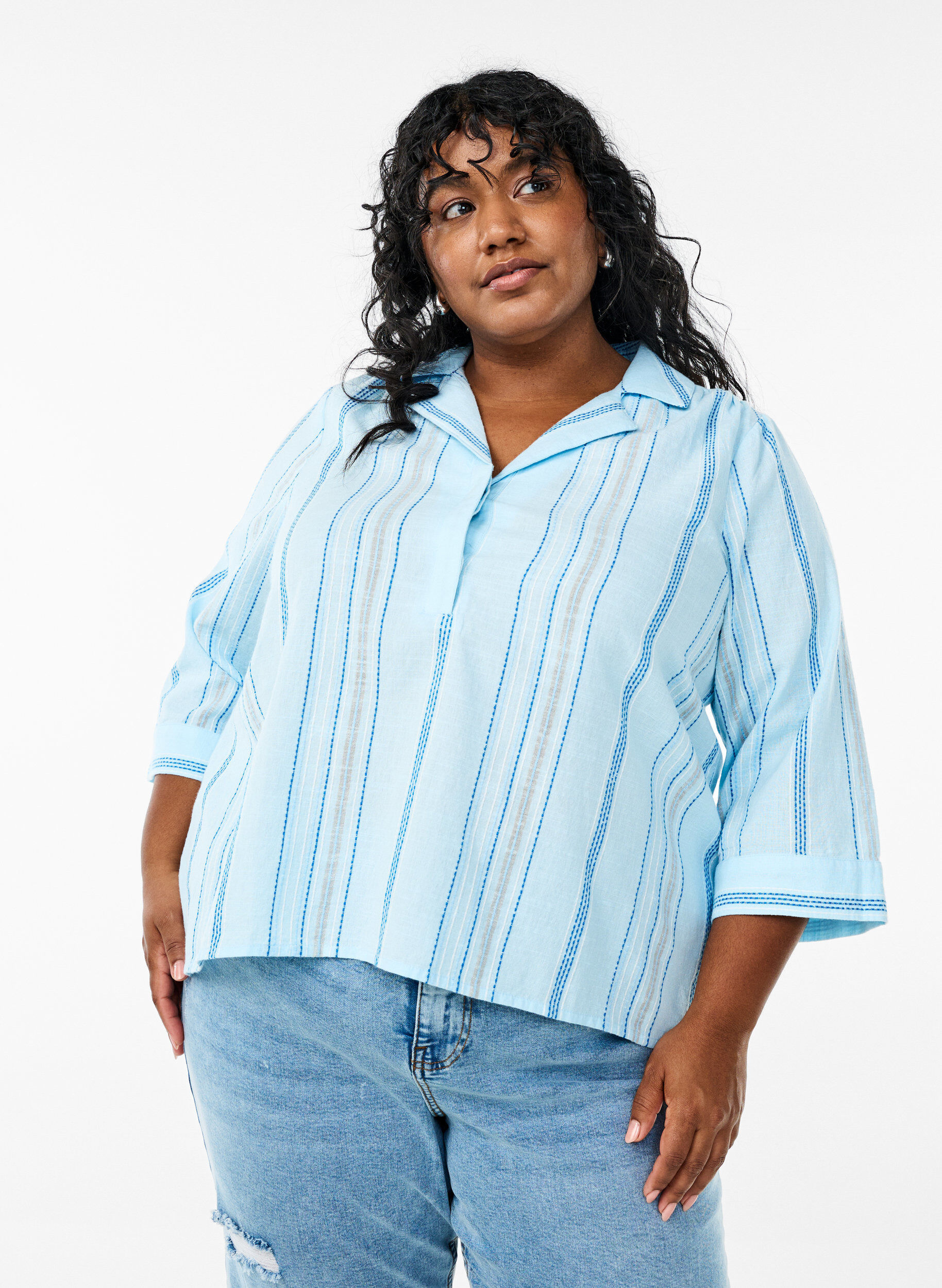 Blouse avec col et manches 3/4, Bleu Clair, Model