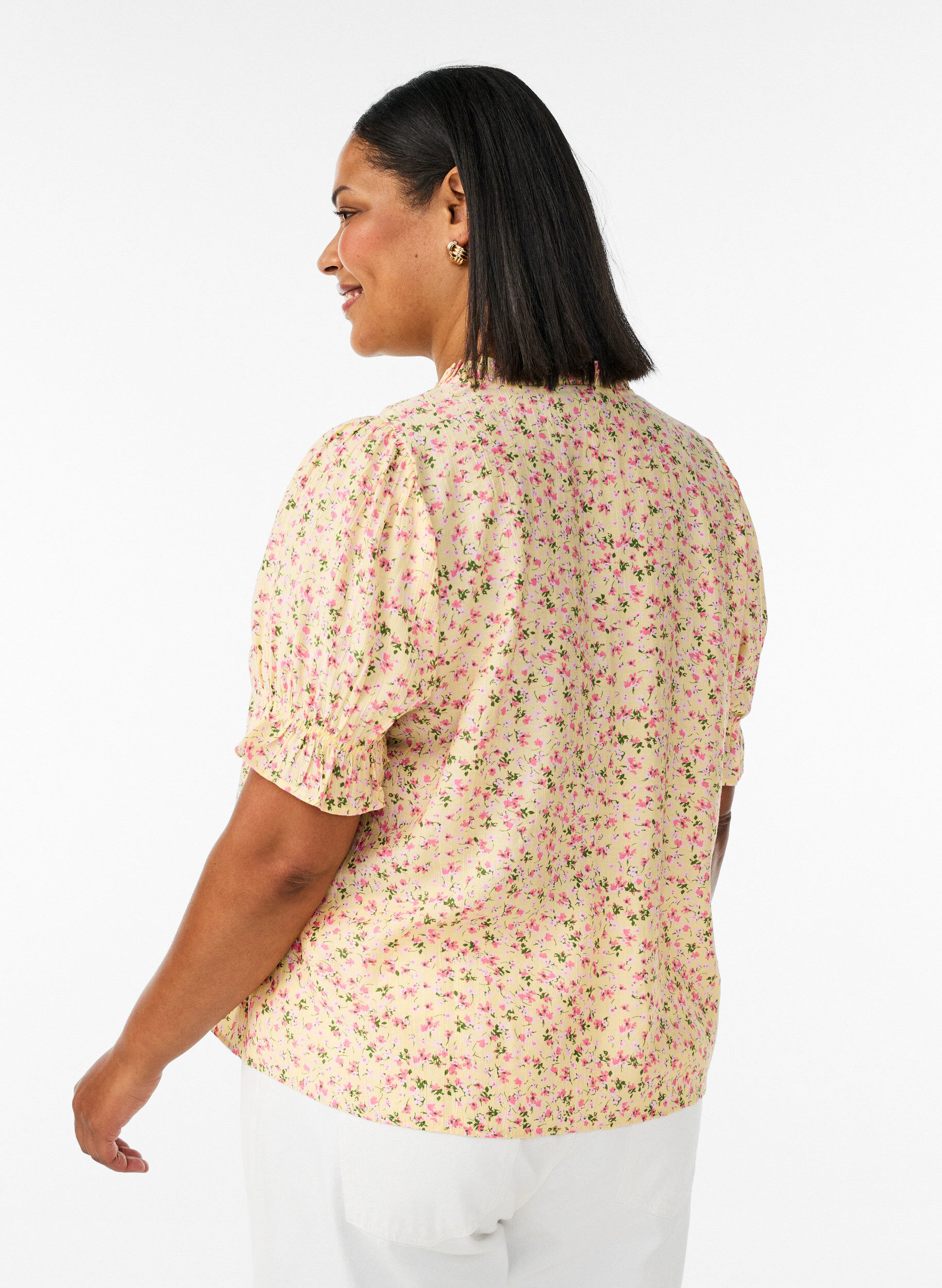 ZizziBlouse fleurie en viscose &agrave; manches courtes et col &agrave; volants, Jaune, Model image number 2