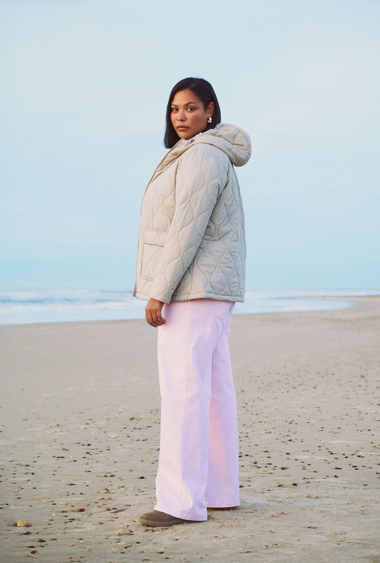 Zizzi Veste matelass&eacute;e dans les tons roses, , Model