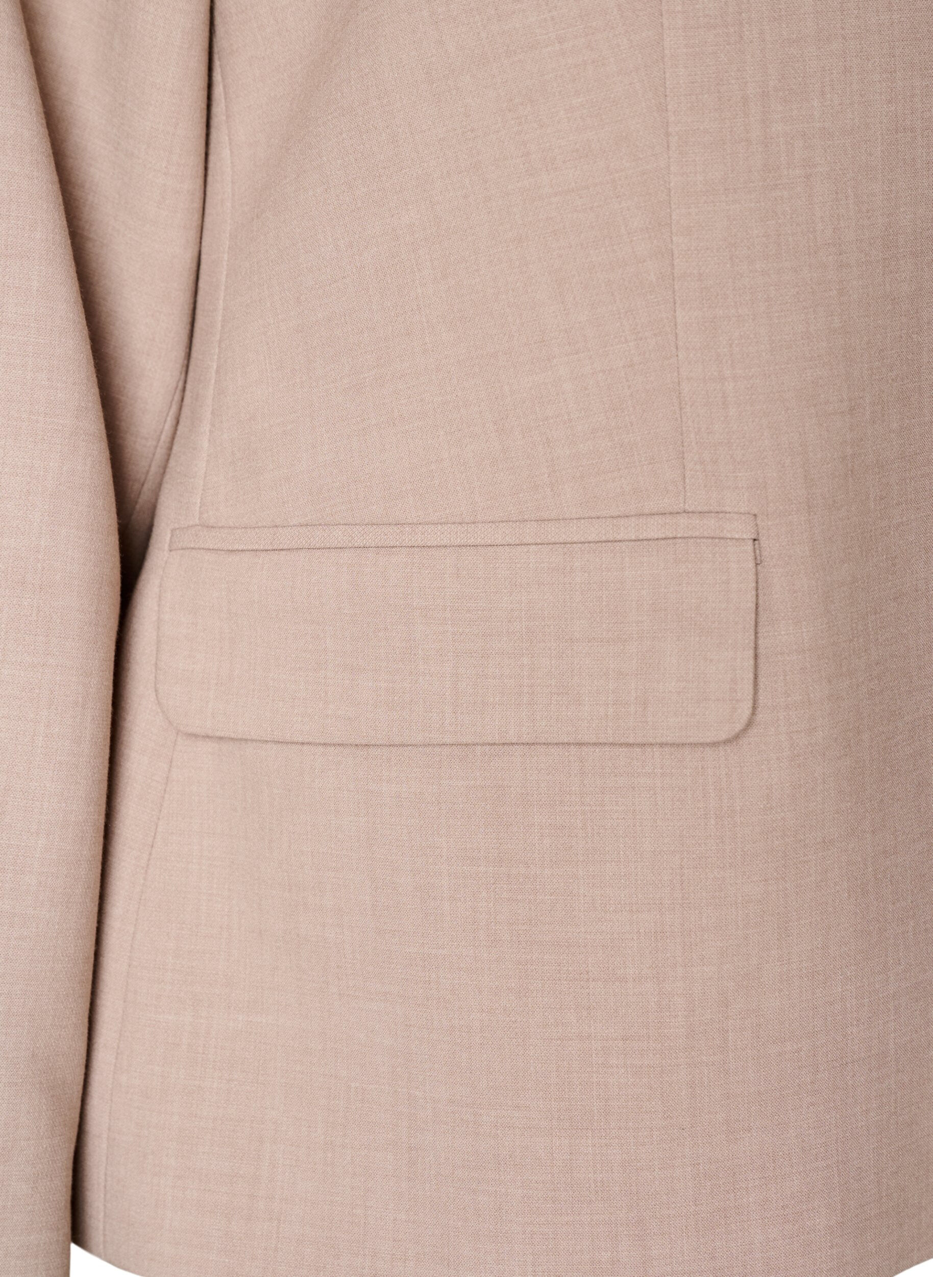 Zizzi Blazer classique avec fermeture &agrave; bouton unique et poches, Beige, Packshot image number 3