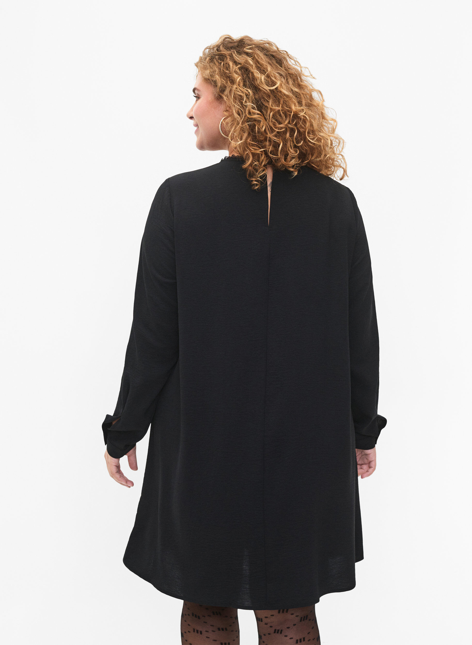 Zizzi Robe avec d&eacute;tails en dentelle, Black, Model image number 1
