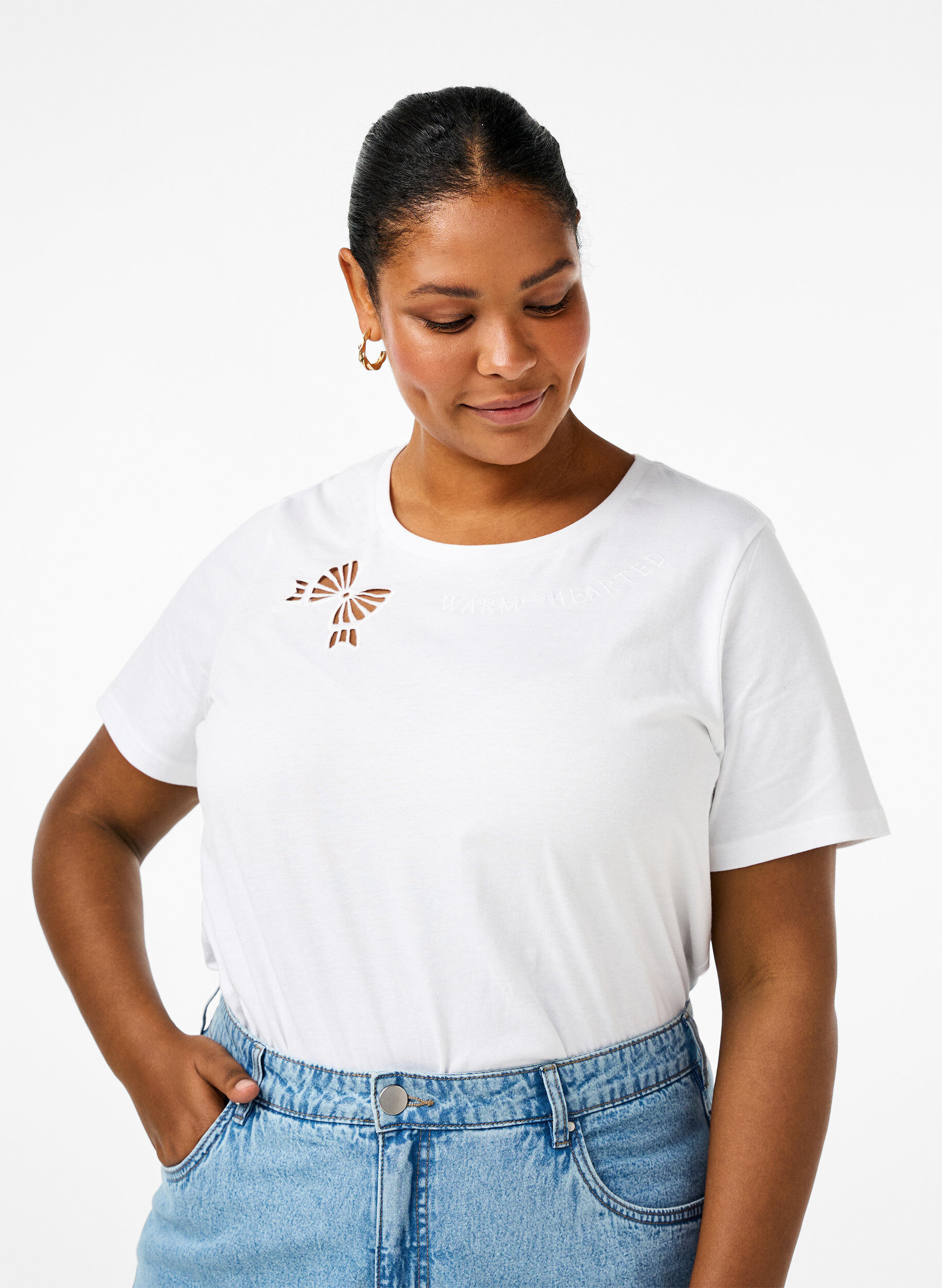 Zizzi T-shirt en coton biologique avec n&oelig;ud, Bright White, Model image number 0
