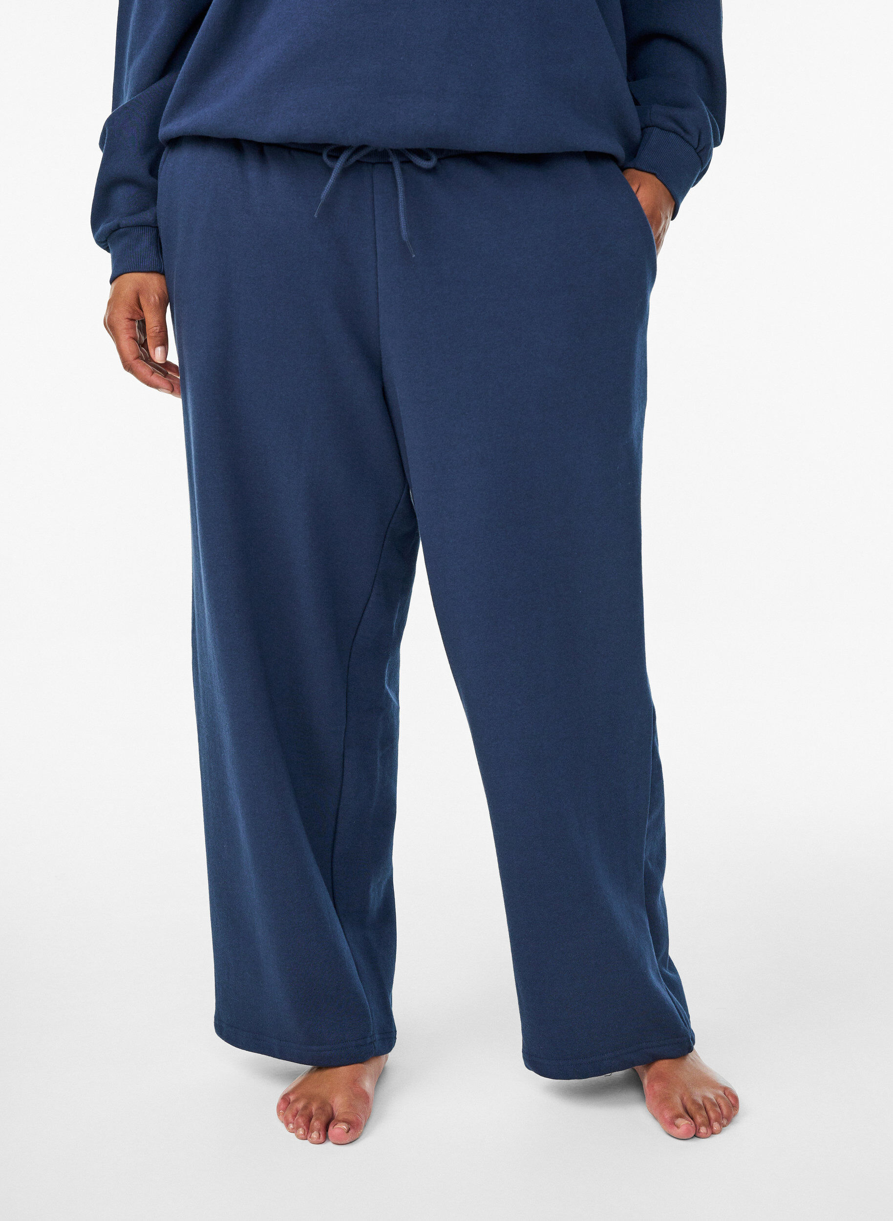Zizzi Pantalon de jogging avec poches, Bleu, Model image number 2