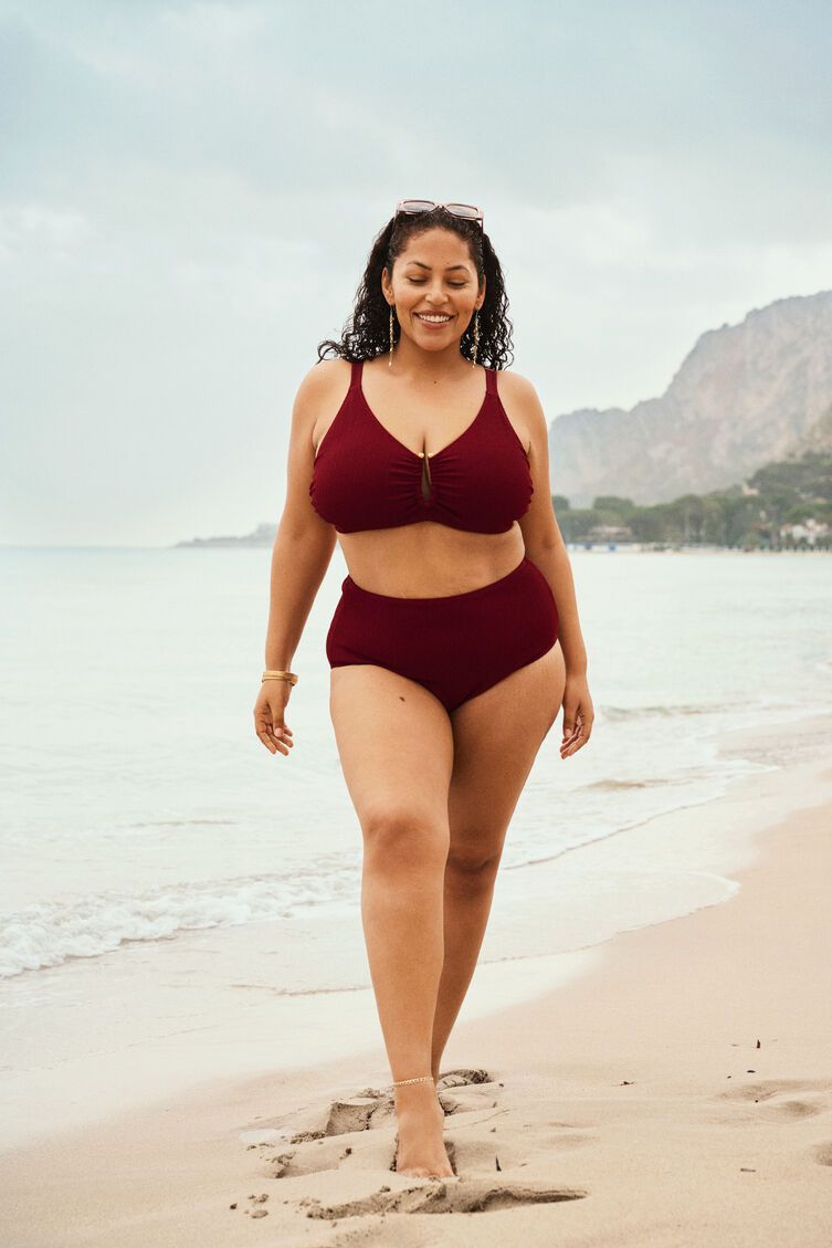 Bikini avec d&eacute;tails, , Model