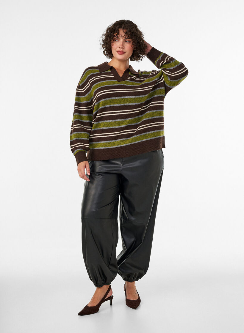 Blouse en maille &agrave; rayures et col polo, Marron, Model