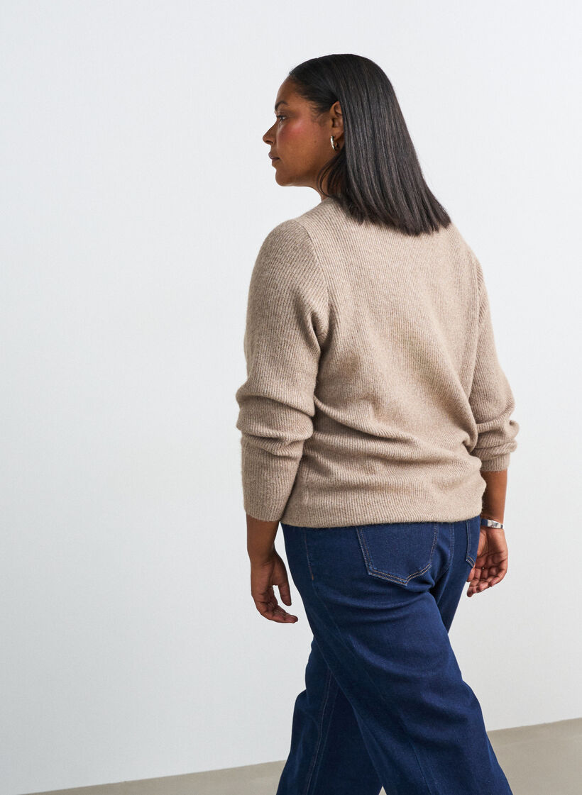 Blouse en maille chin&eacute;e avec col rond, Beige, Model image number 2