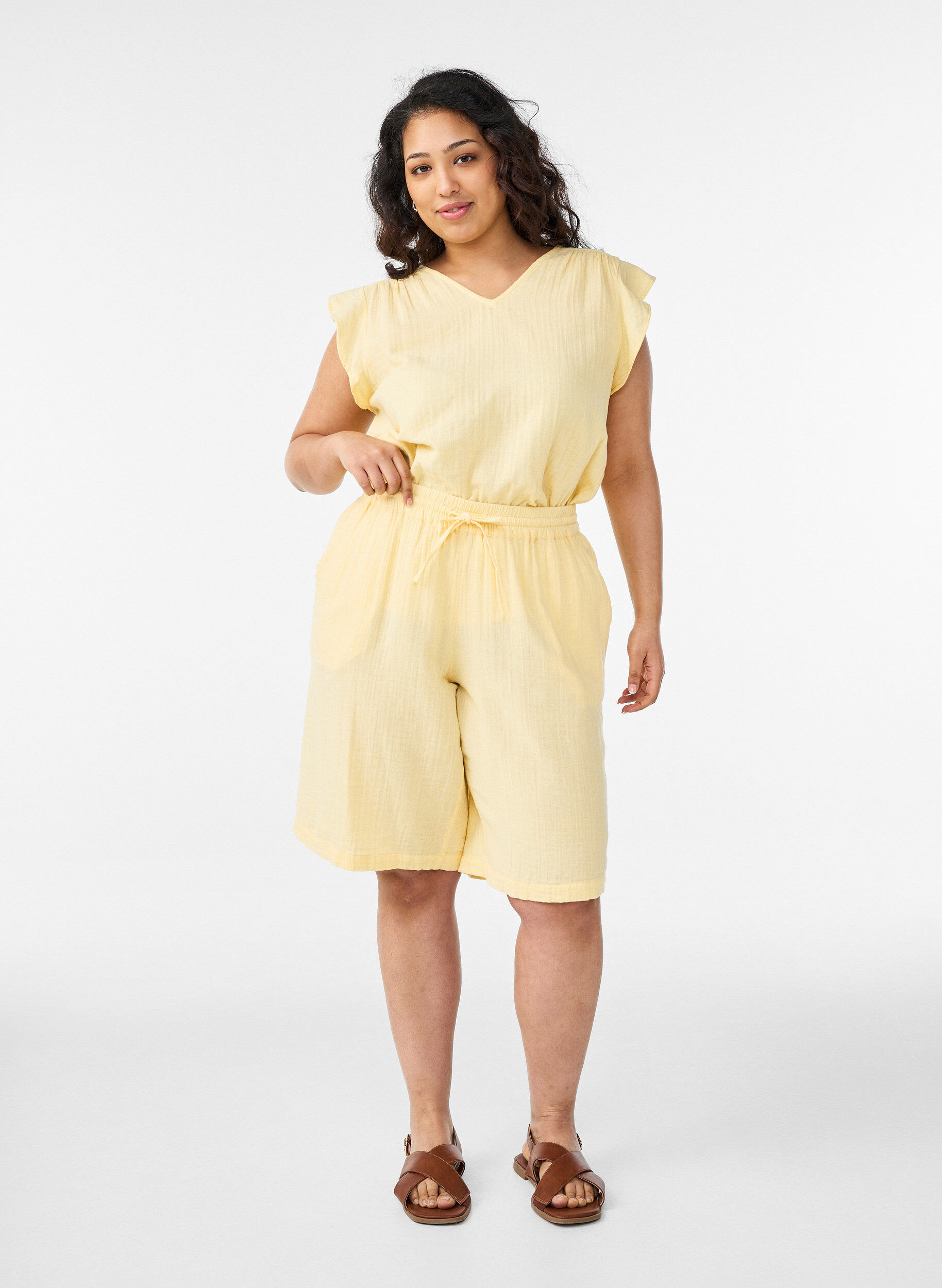 ZizziShort ample en mousseline de coton taille haute, Jaune clair, Model image number 1