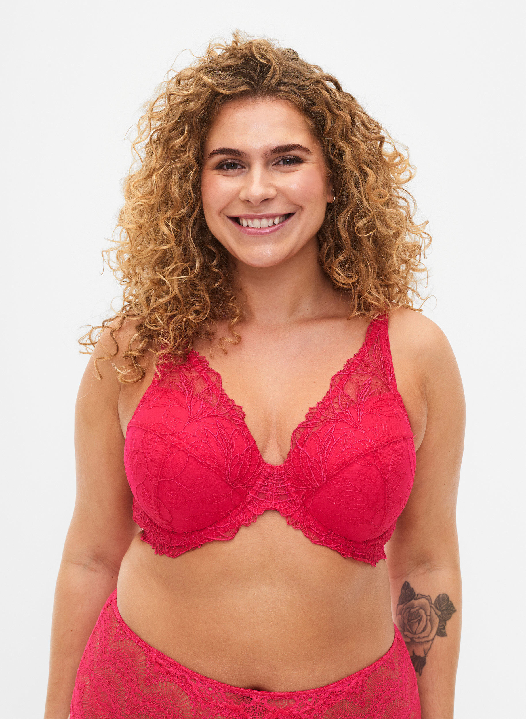 Zizzi Soutien-gorge en dentelle rembourr&eacute; avec armature, Rose, Model image number 0