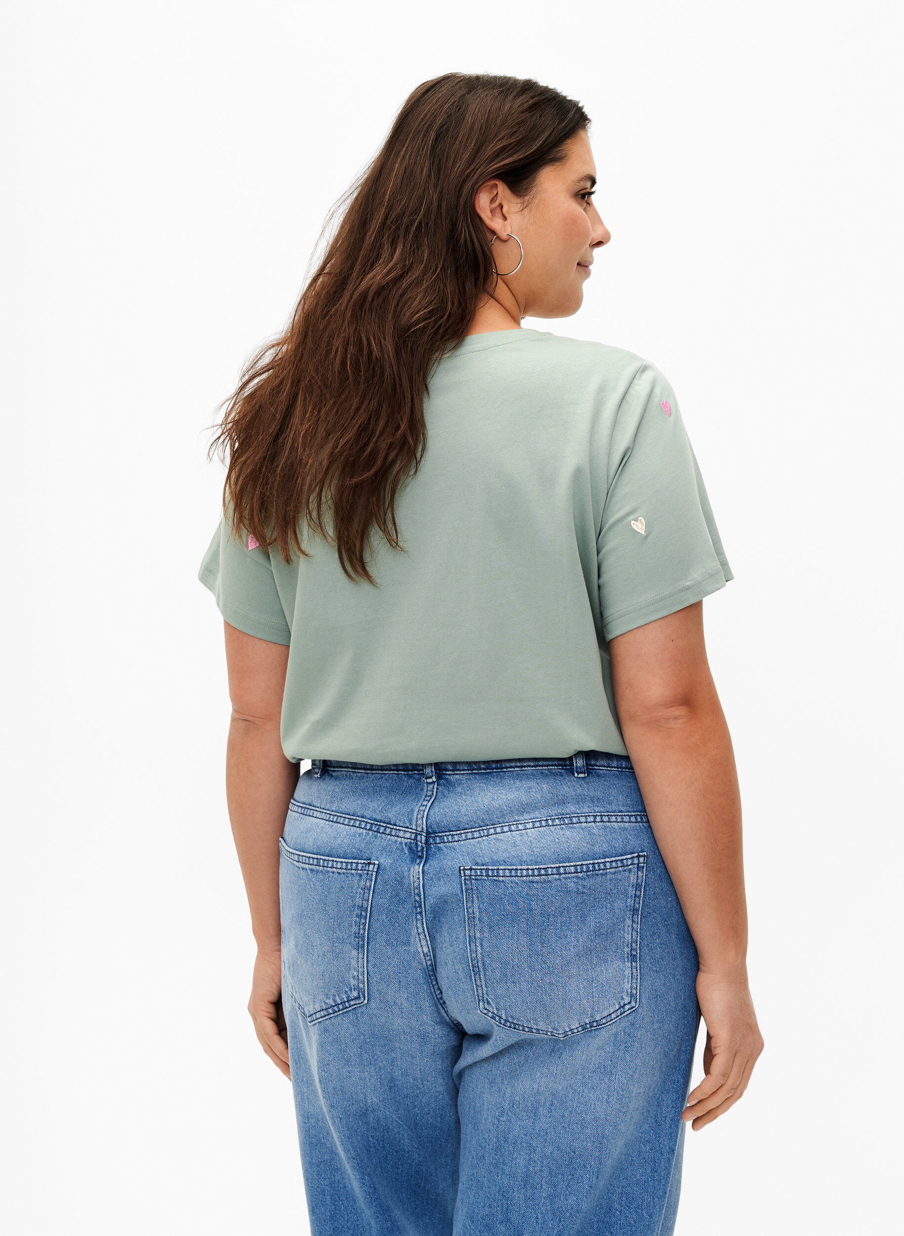 Zizzi T-shirt en coton biologique avec des c&oelig;urs, Chinois G. Love Emb., Model image number 1