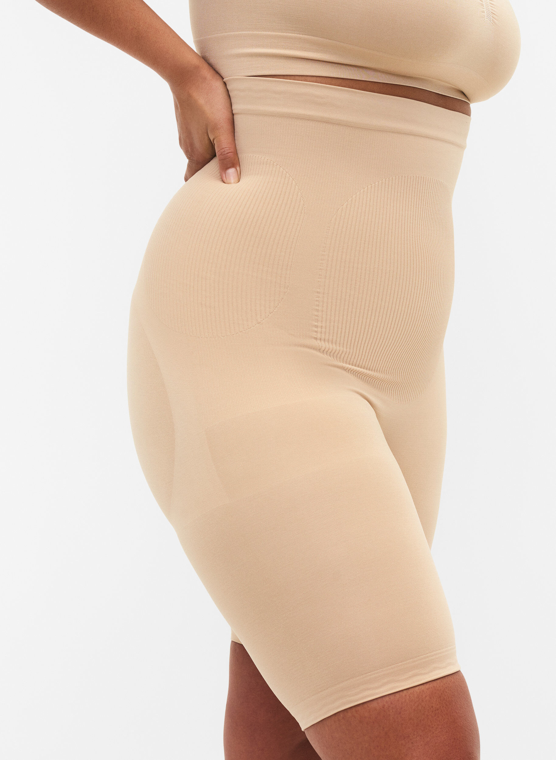 Zizzi Short gainant, Beige, Model image number 3