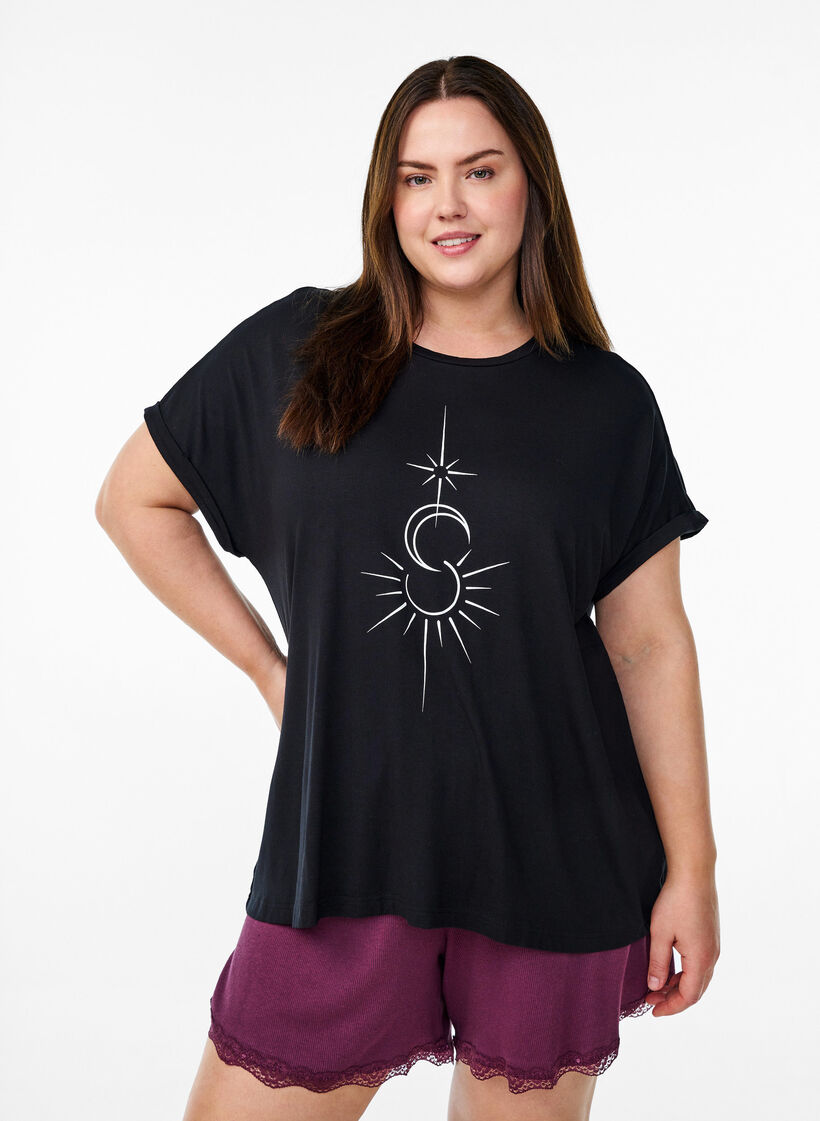 T-shirt de nuit ample en viscose, Noir, Model image number 0