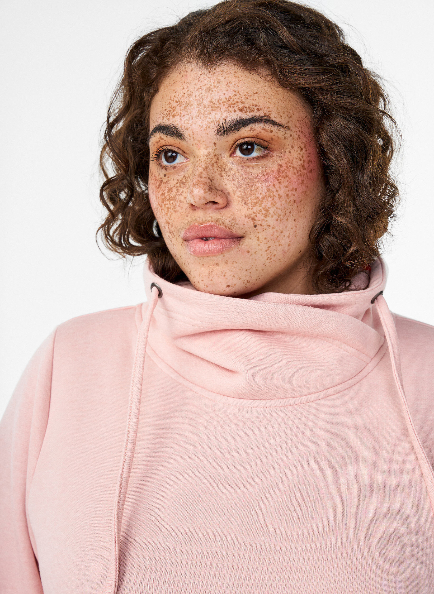 ZizziSweatshirt avec col montant et poches, Rose poudr&eacute;e, Model image number 3
