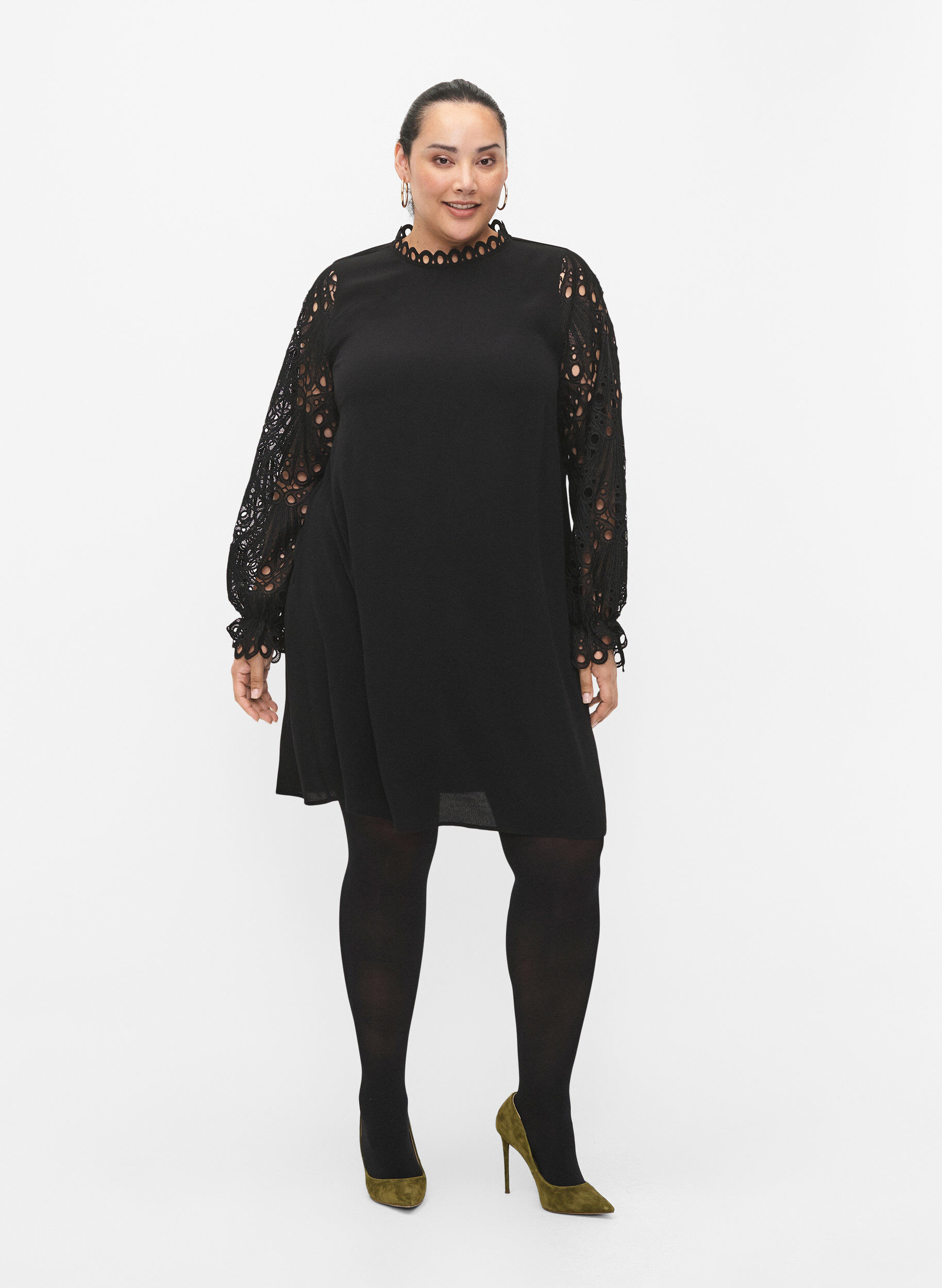 Zizzi Robe en viscose avec manches en crochet, Black, Model image number 3