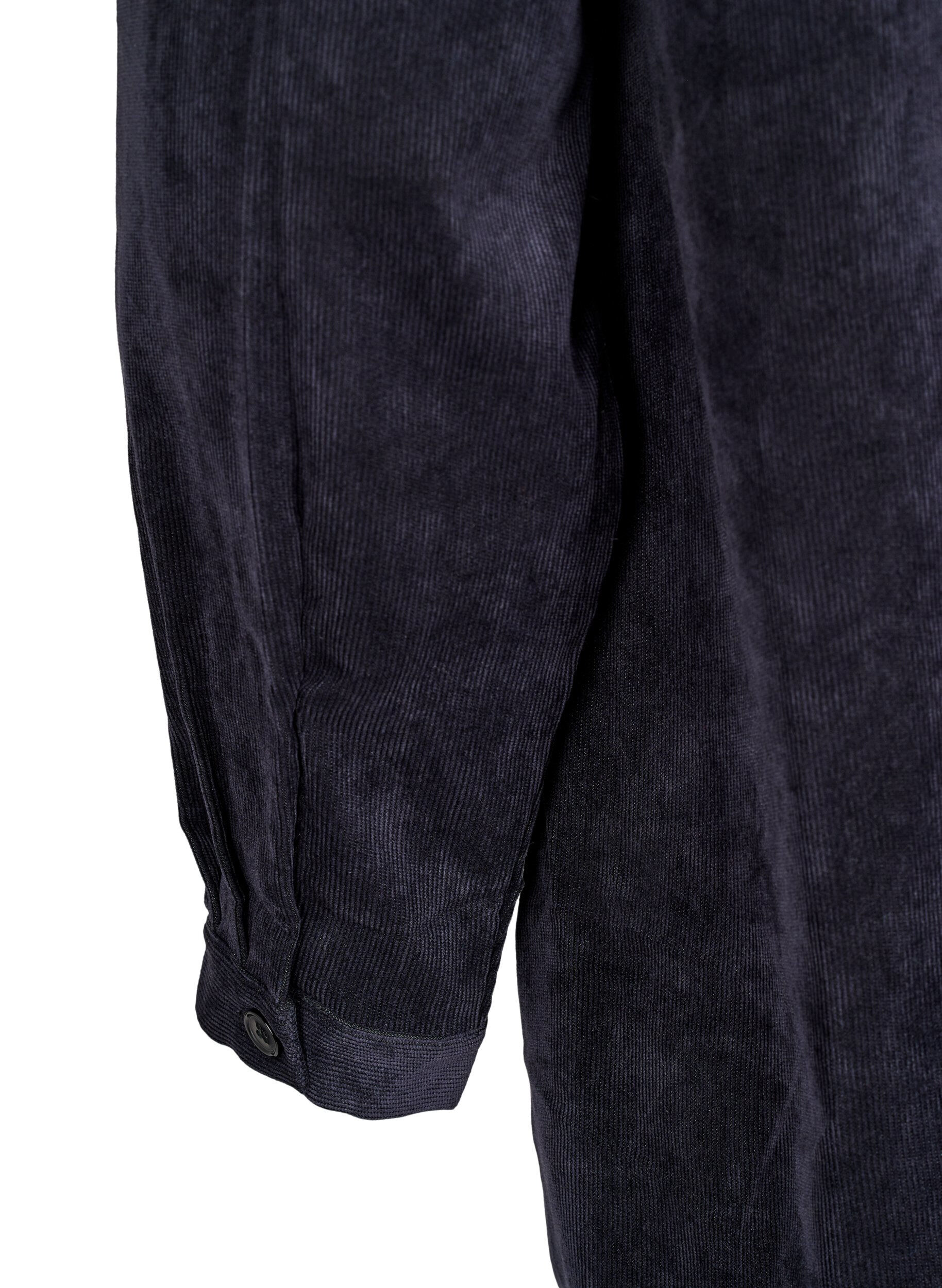 Zizzi Robe-chemise longue en velours c&ocirc;tel&eacute; et &agrave; boutons, Black, Packshot image number 4