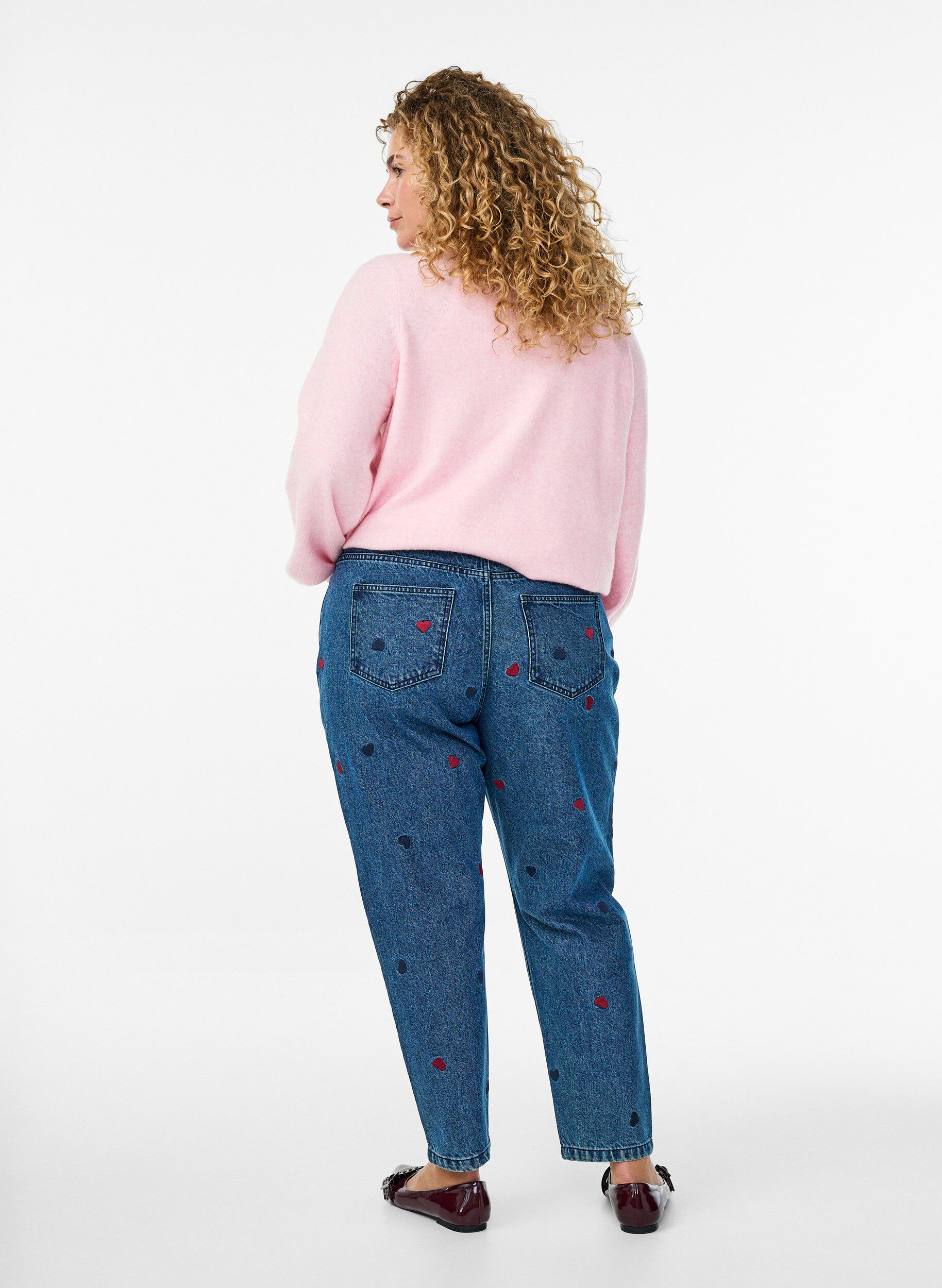 Zizzi Jeans Mille coupe Mom avec broderies, Bleu, Model image number 1
