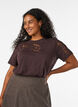T-shirt en coton avec appliqu&eacute;s en dentelle, Marron, Model image number 0