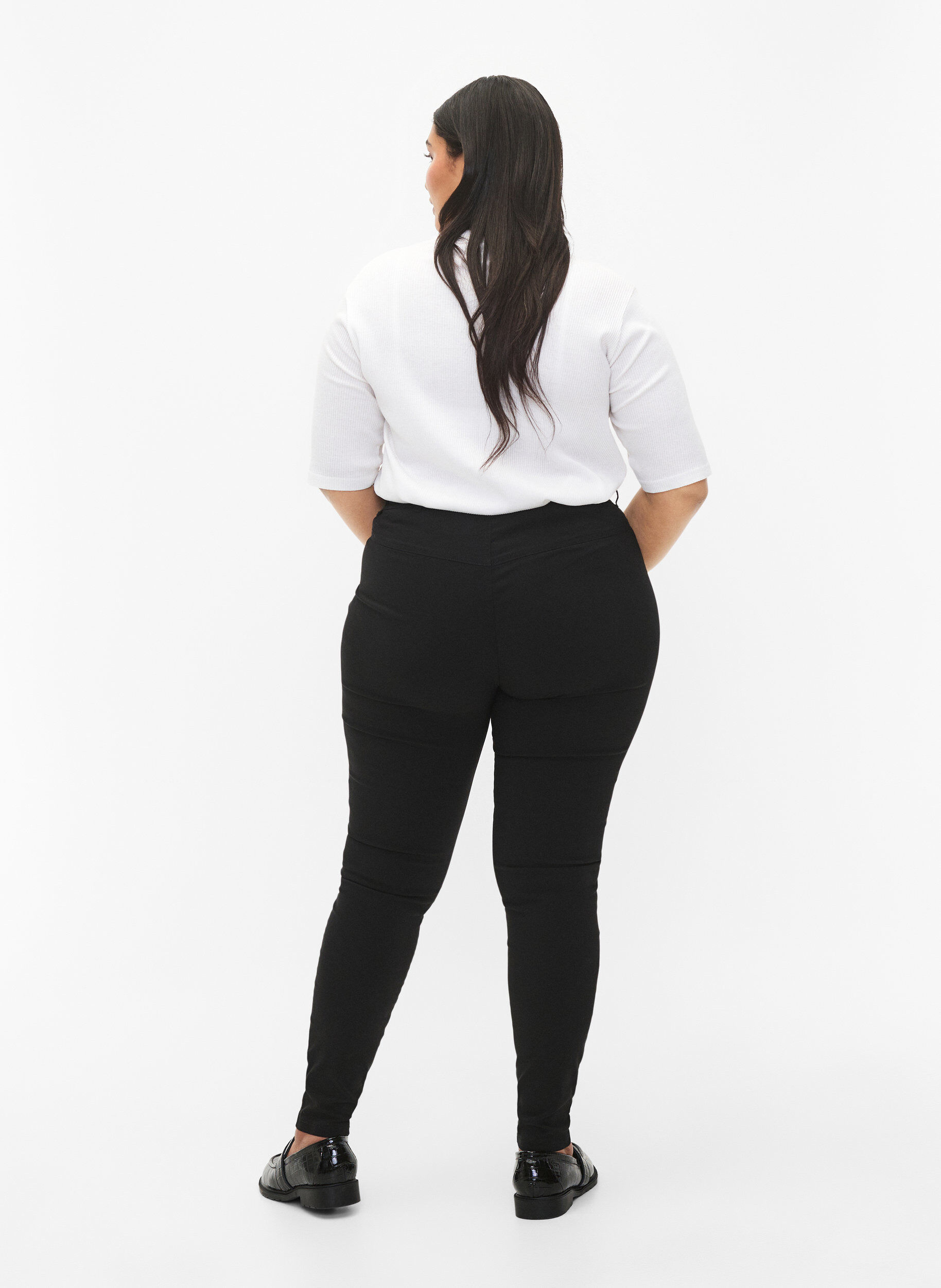 Zizzi Pantalon moulant avec d&eacute;tails de fermetures &eacute;clairs , Noir, Model image number 2