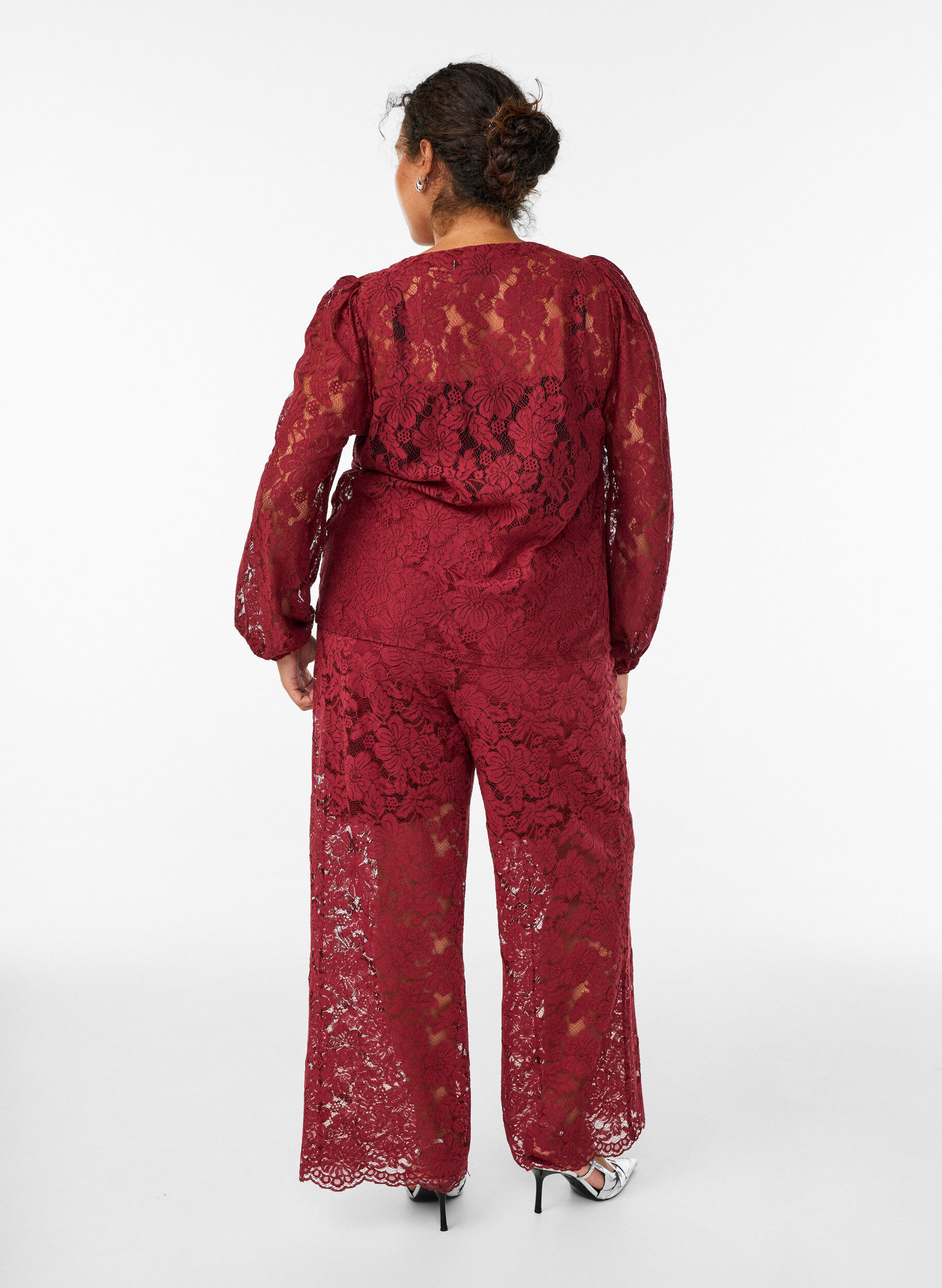 Zizzi Pantalon taille haute en dentelle et avec des poches, Bordeaux fonc&eacute;, Model image number 1