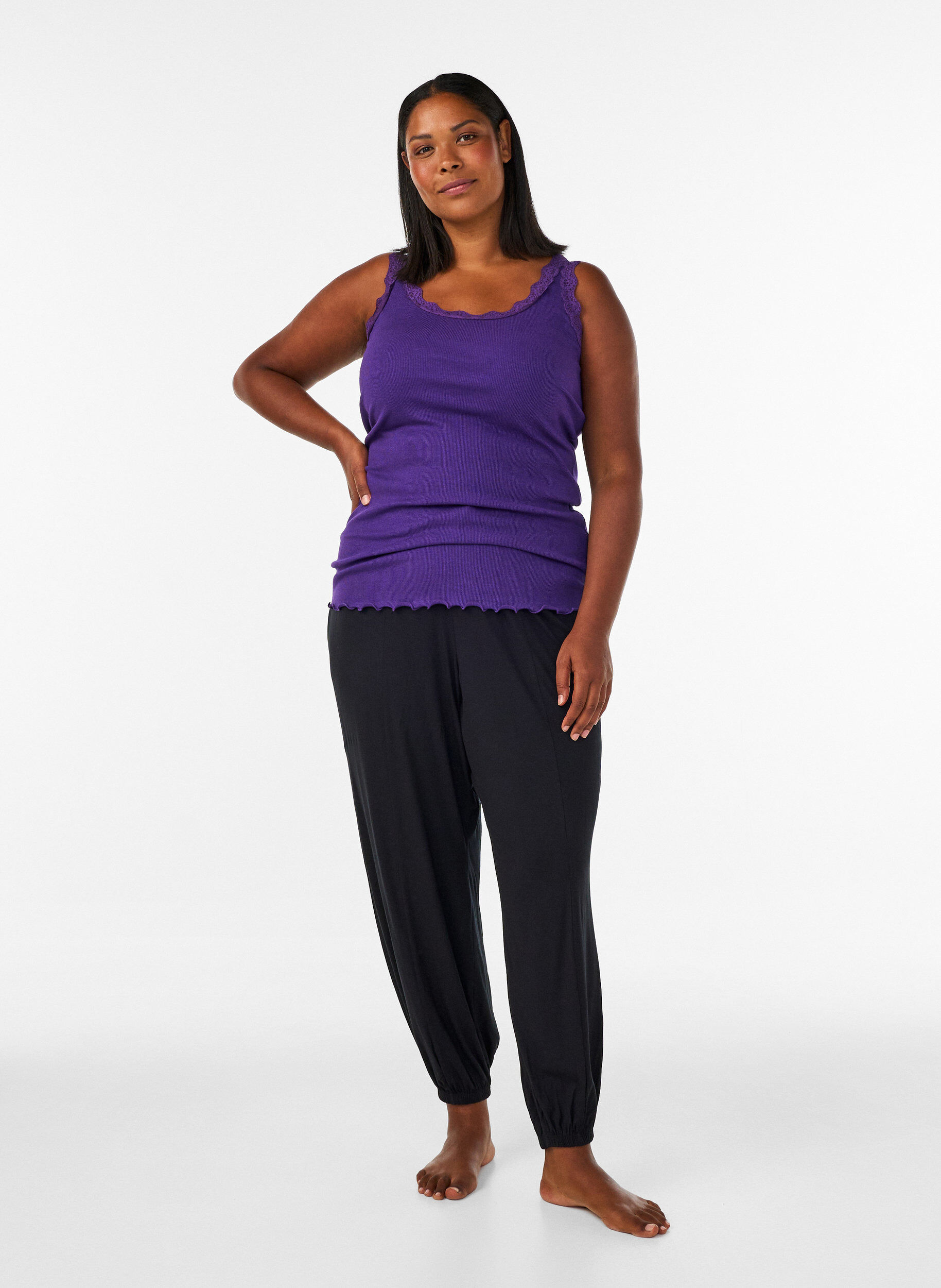 ZizziHaut &agrave; dentelle, Violet, Model image number 1
