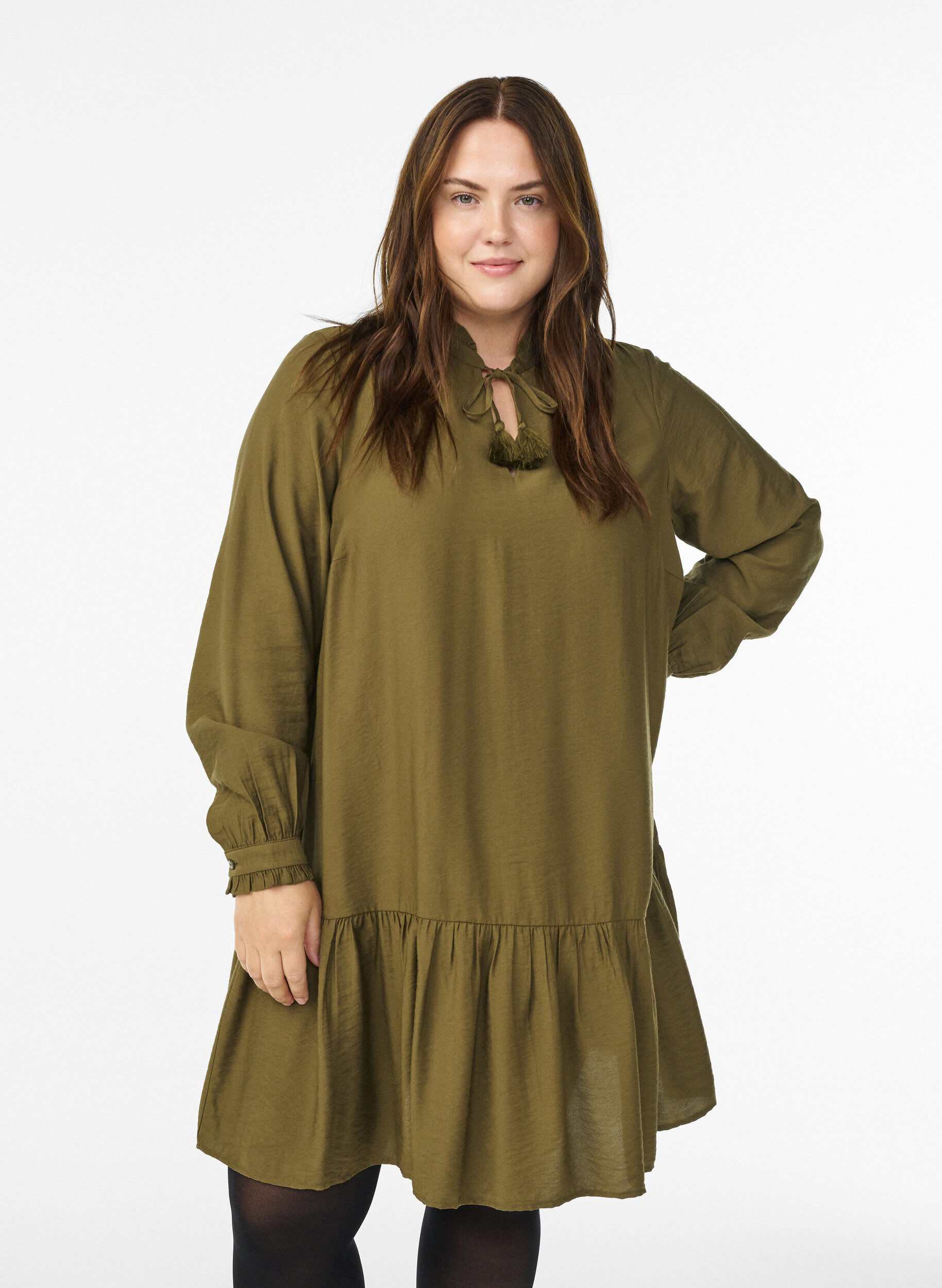 Robe courte coupe &eacute;vas&eacute;e avec volants, Vert fonc&eacute;, Model