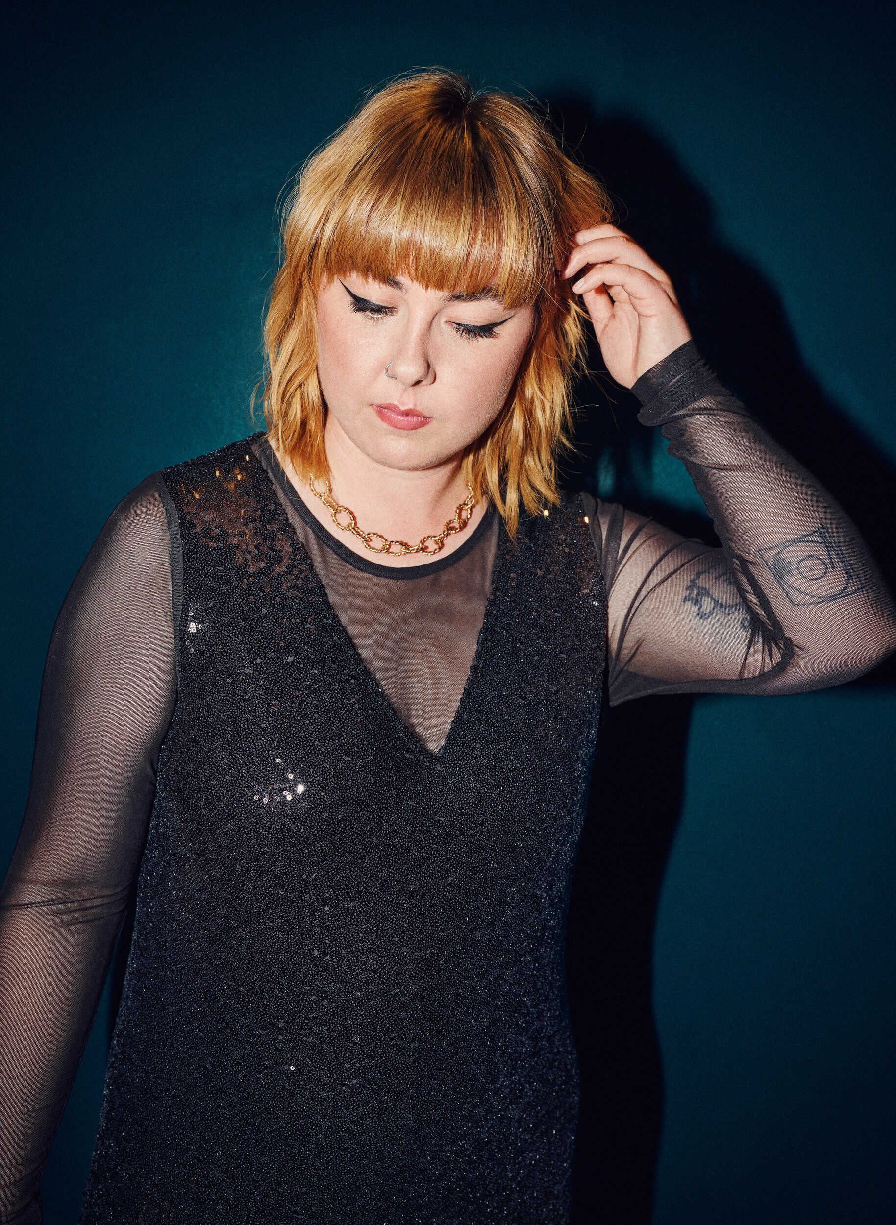 Zizzi Robe &agrave; paillettes &agrave; manches longues, Black, Image image number 1