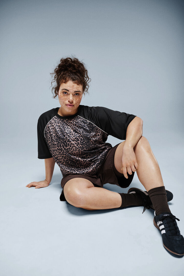 T-shirt d'entra&icirc;nement &agrave; imprim&eacute; l&eacute;opard, , Model