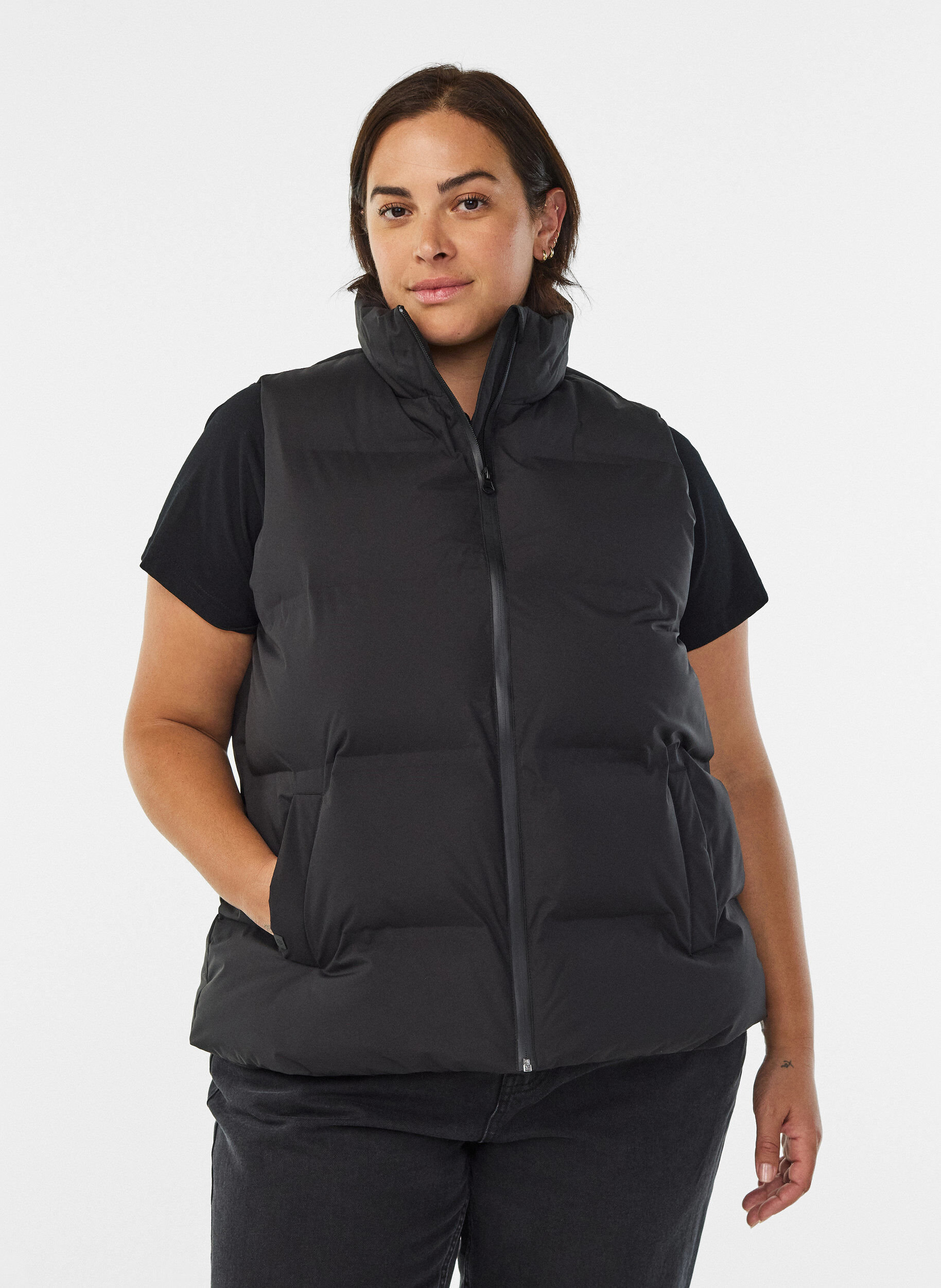 Doudoune sans manches courte avec col montant, Noir, Model