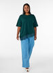 T-shirt avec ourlet asym&eacute;trique en dentelle, Vert fonc&eacute;, Model image number 1