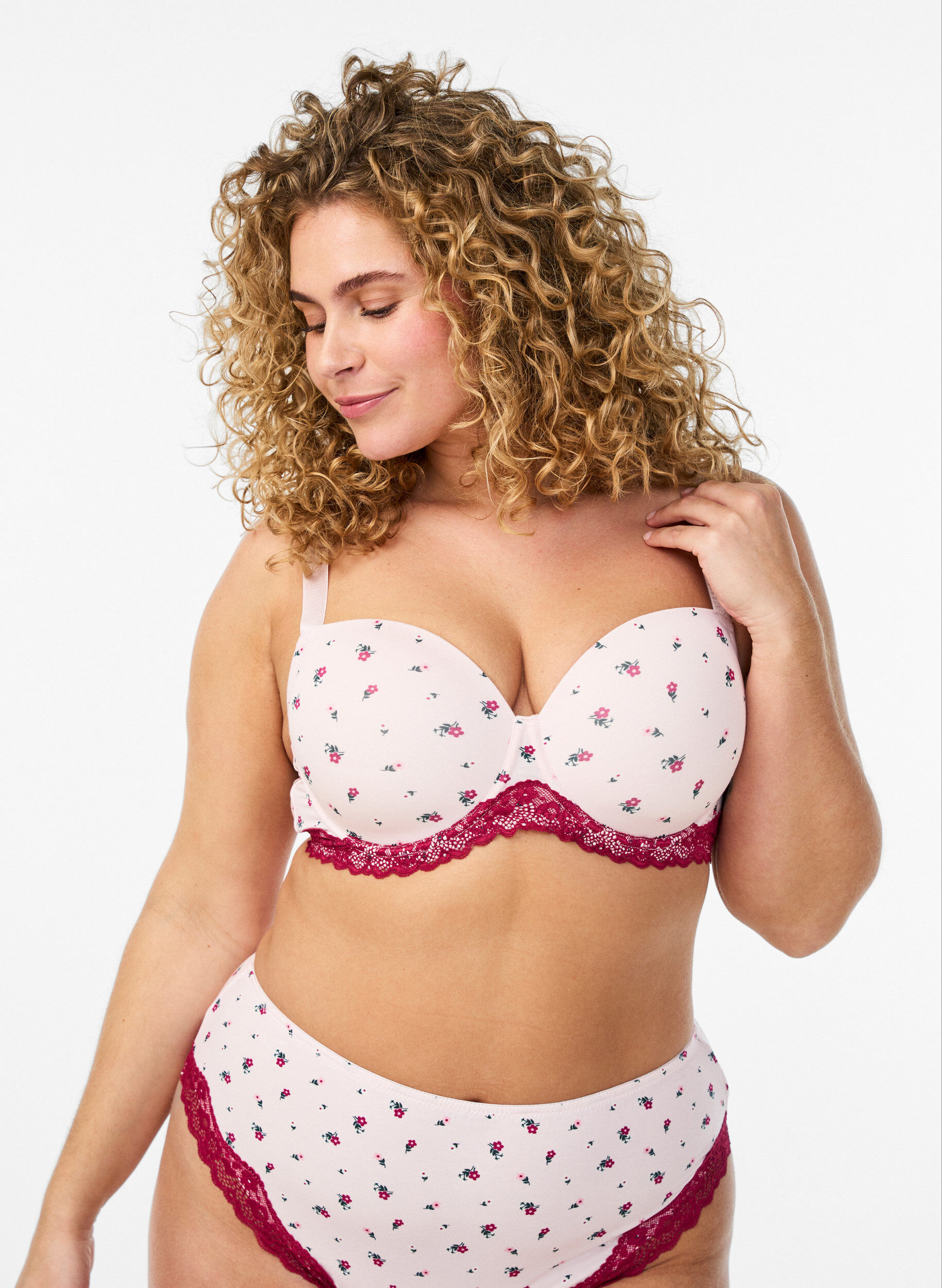 ZizziSoutien-gorge coqu&eacute; &agrave; imprim&eacute; floral et dentelle, Rose, Model image number 0