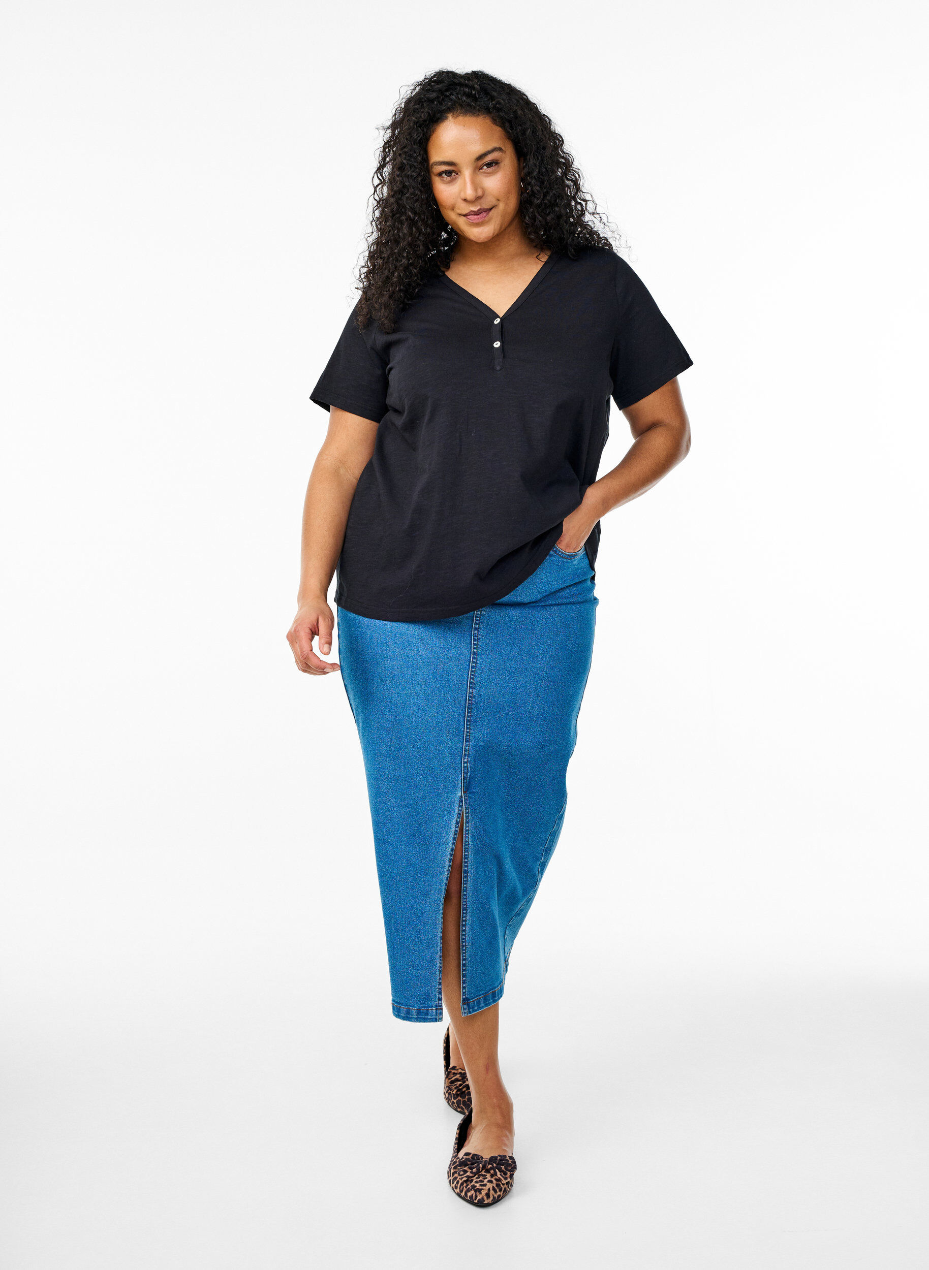 Zizzi FLASH - T-shirt dot&eacute; de boutons, Noir, Model image number 1