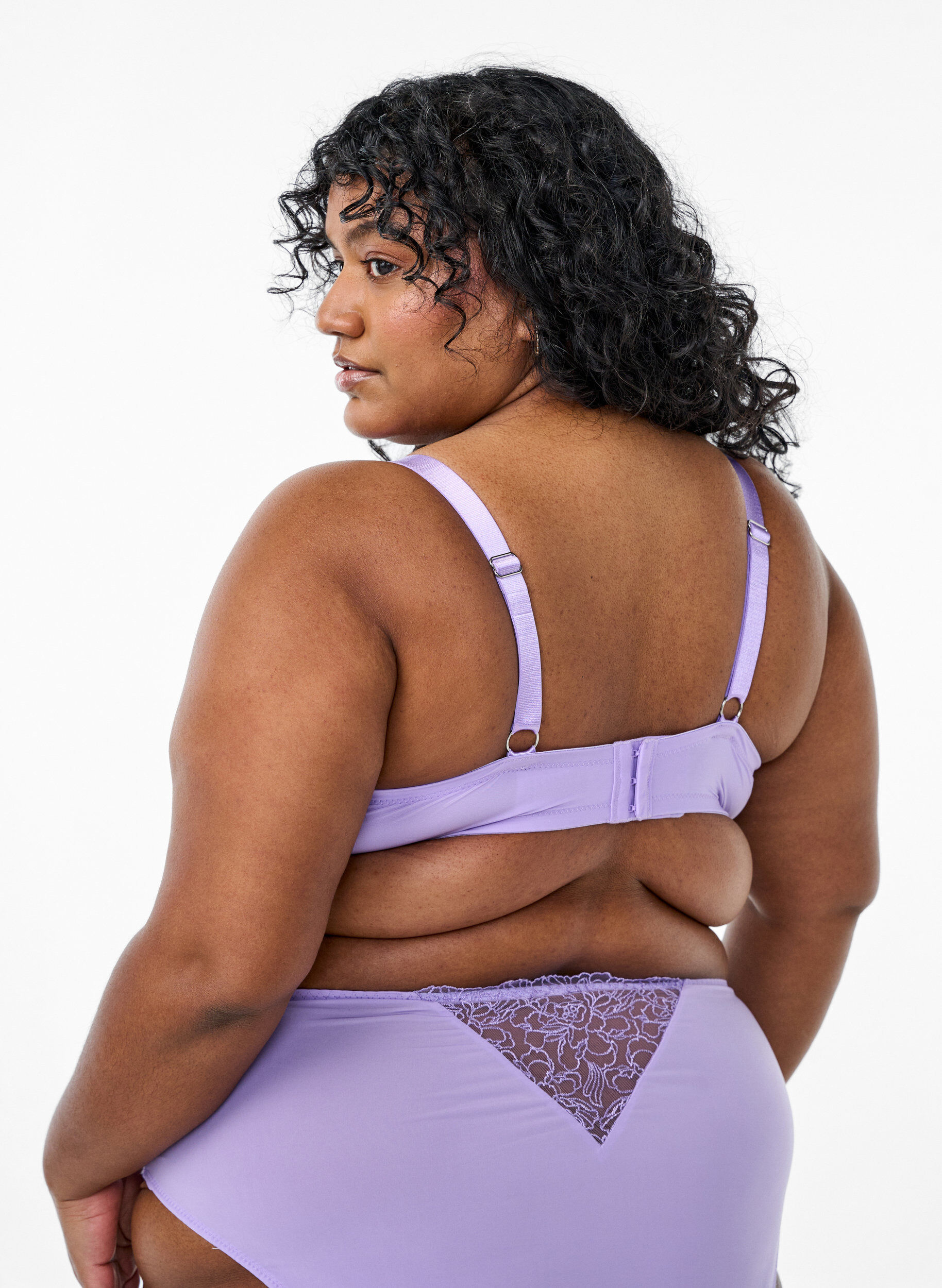 Zizzi Soutien-gorge couvrant en dentelle, Violet, Model image number 2