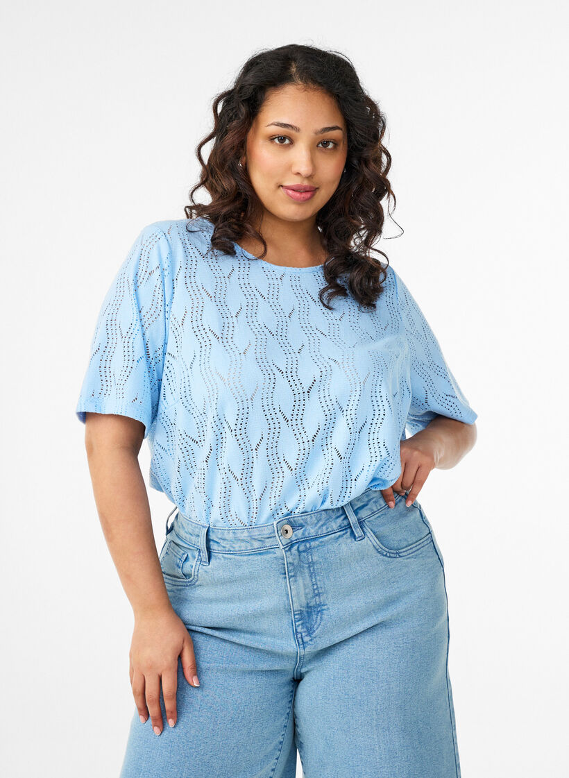 T-shirt en jersey avec broderie ajour&eacute;e, Bleu Clair, Model image number 0