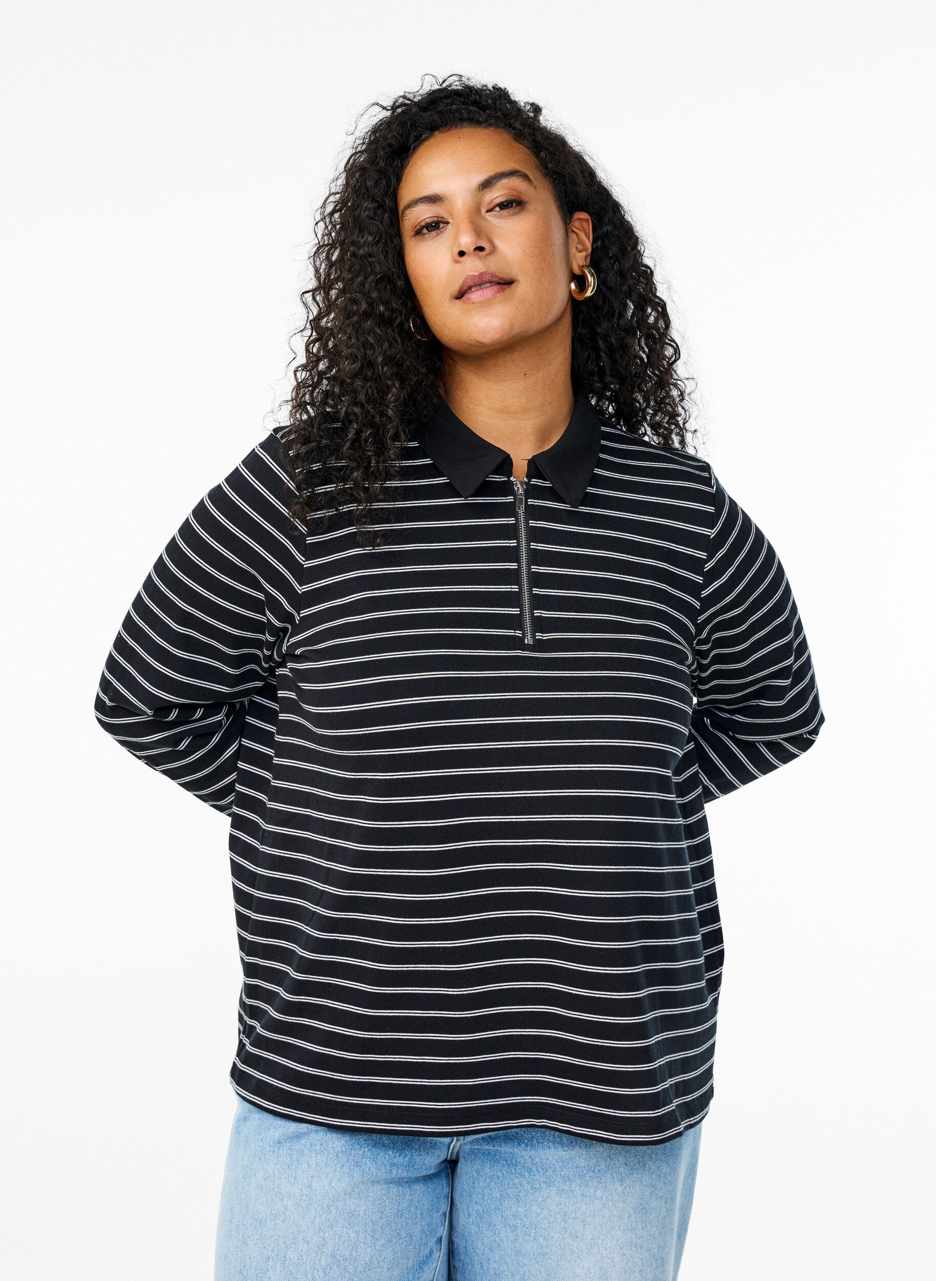 Zizzi Polo ray&eacute; avec fermeture &eacute;clair, Noir, Model image number 0