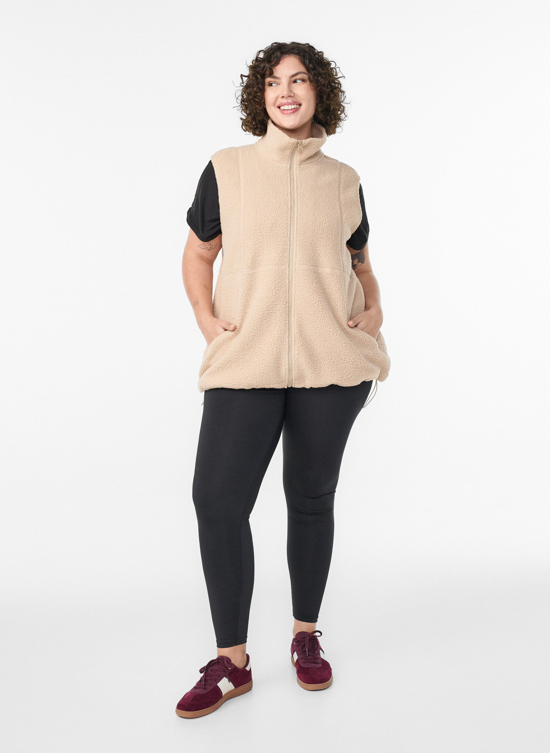 Zizzi Gilet teddy avec poches, Beige, Model image number 1