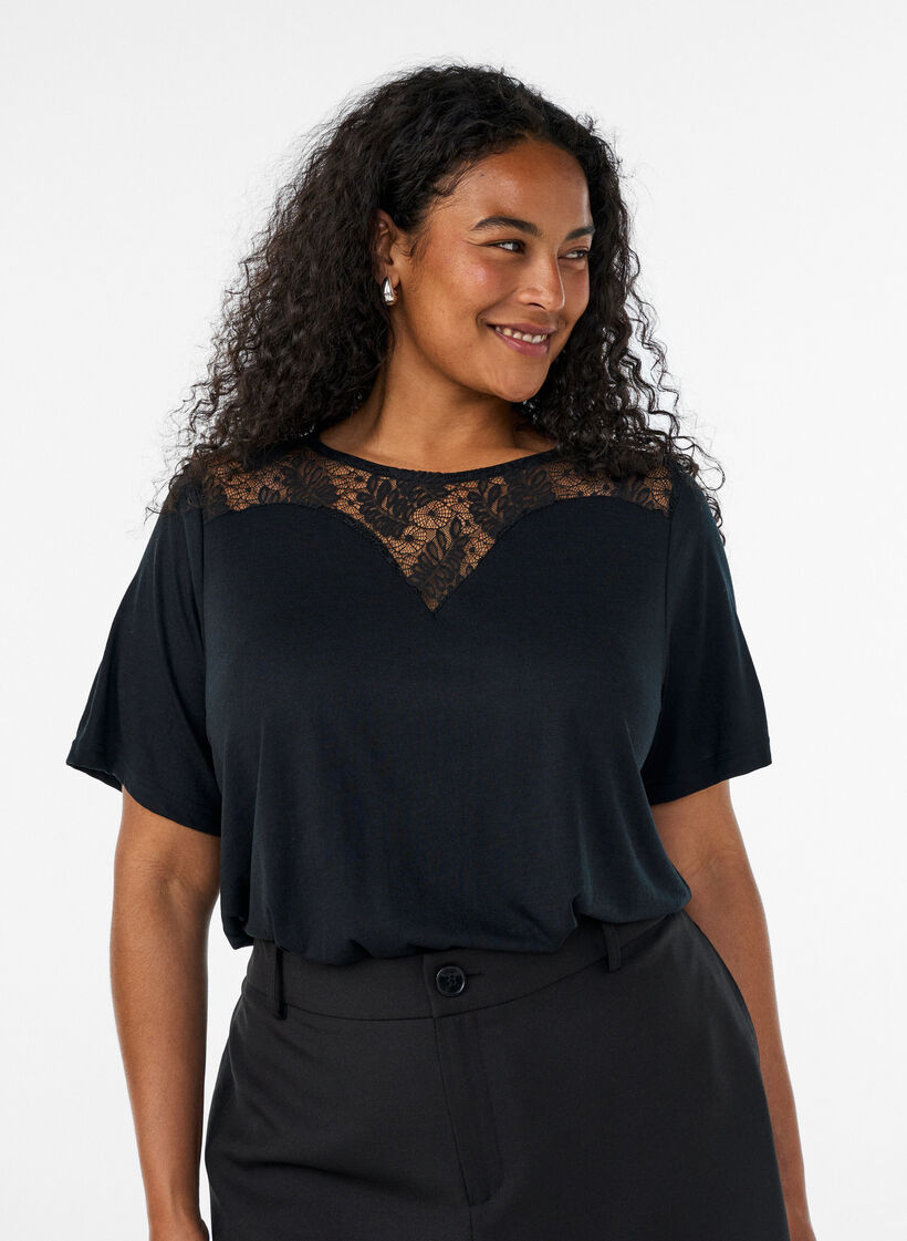 Blouse avec empi&egrave;cement en dentelle et manches ballon, Noir, Model image number 0
