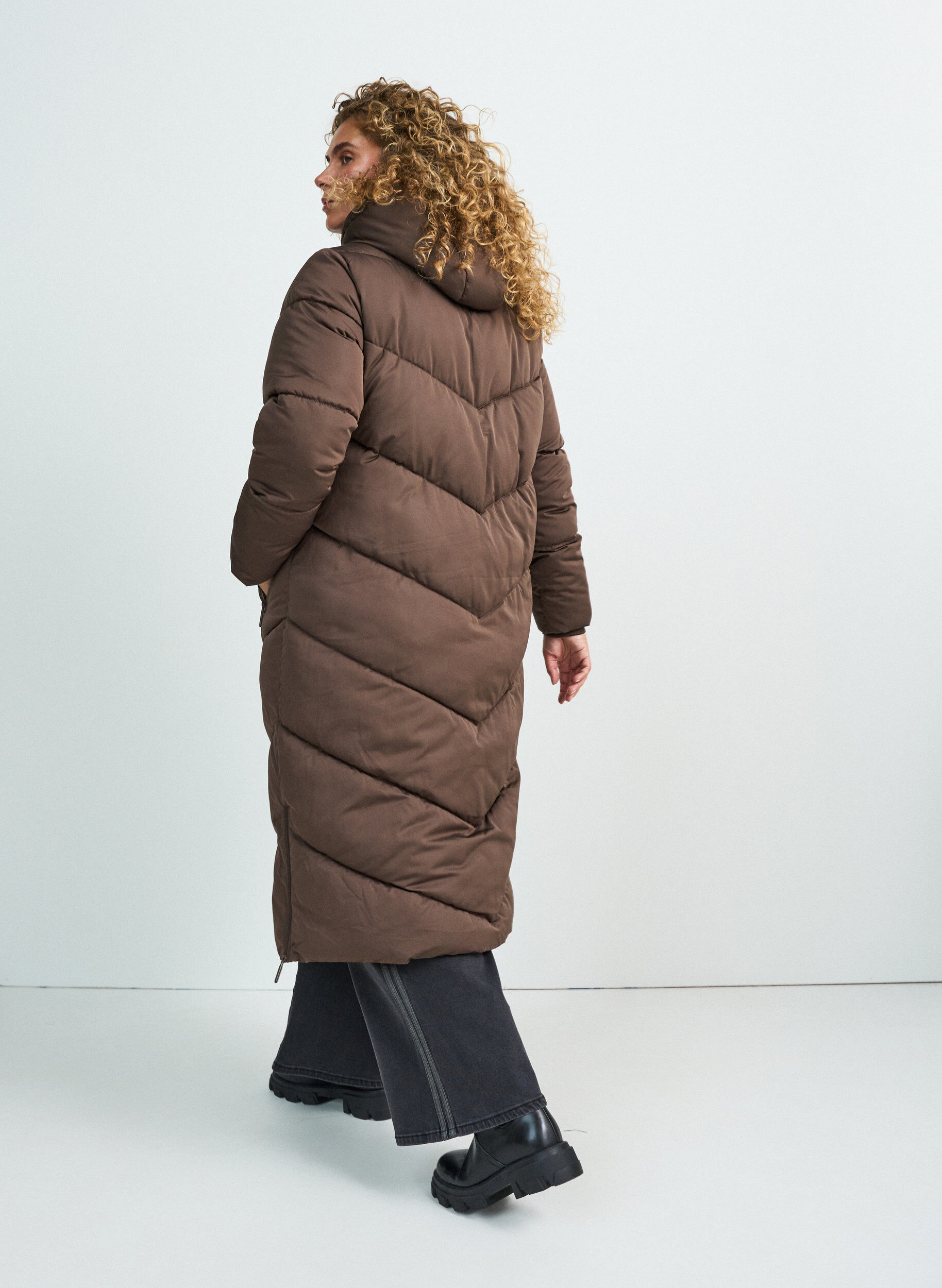 ZizziDoudoune longue avec capuche et poches, Marron, Model image number 1