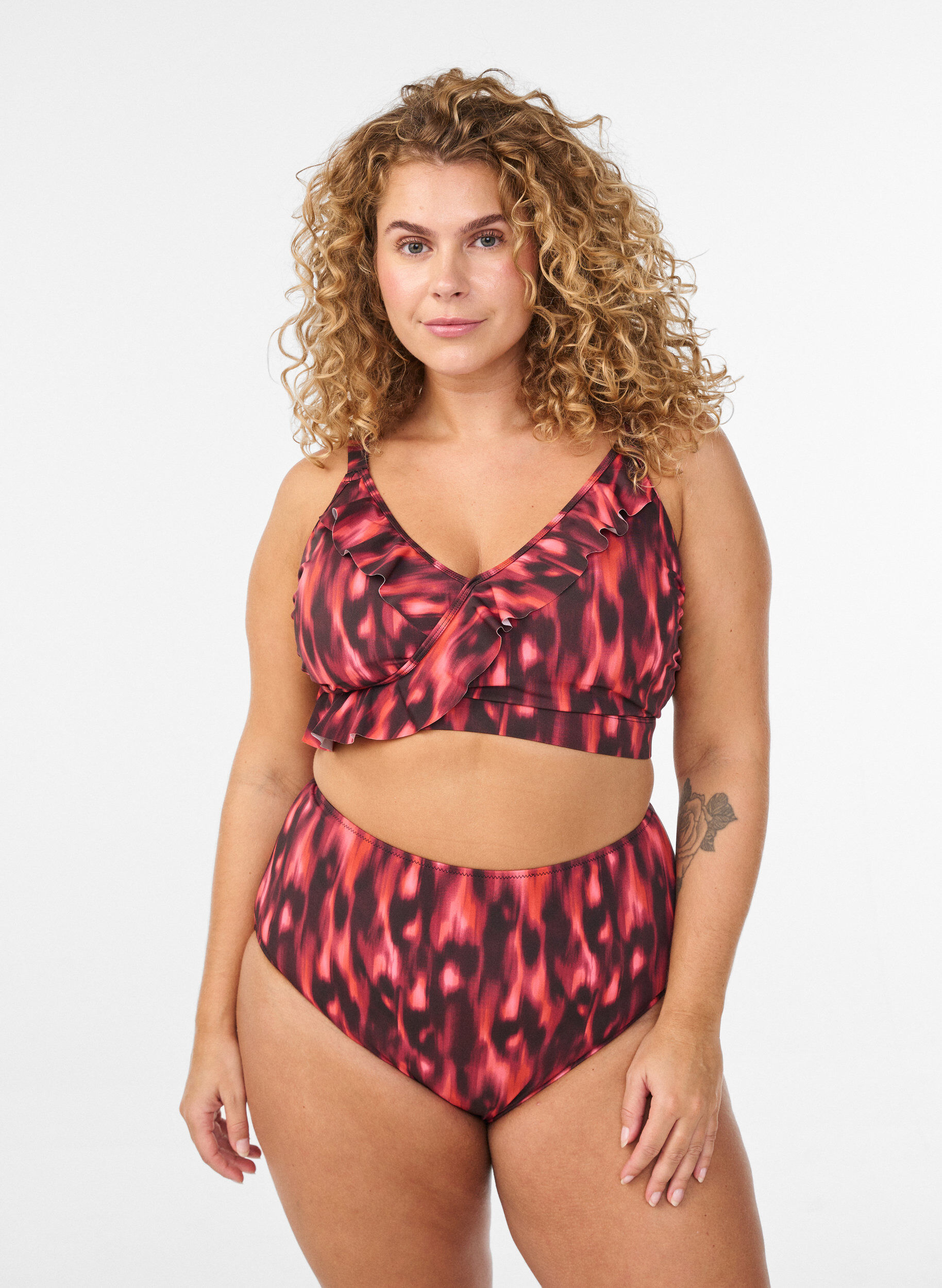 Zizzi Culotte de bikini imprim&eacute;e et taille haute, Rouge, Model image number 0