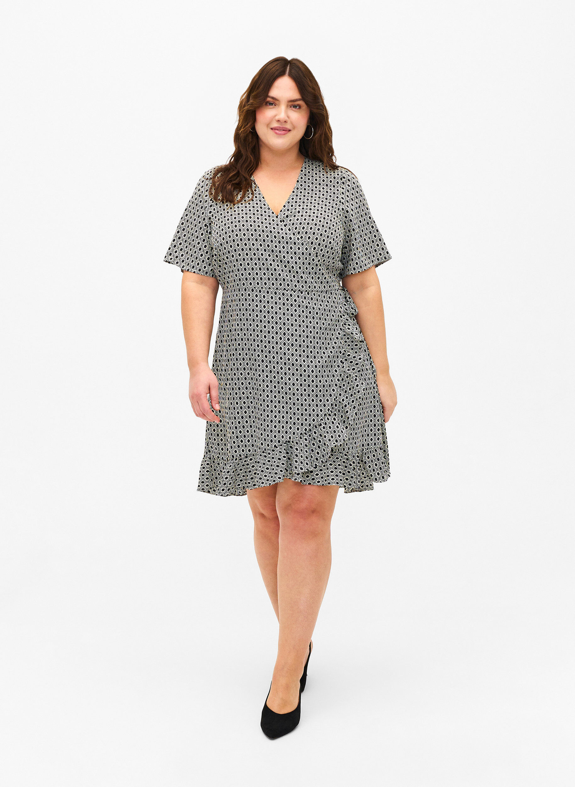 Zizzi FLASH - Robe portefeuille &agrave; manches courtes, Black White Graphic, Model image number 2