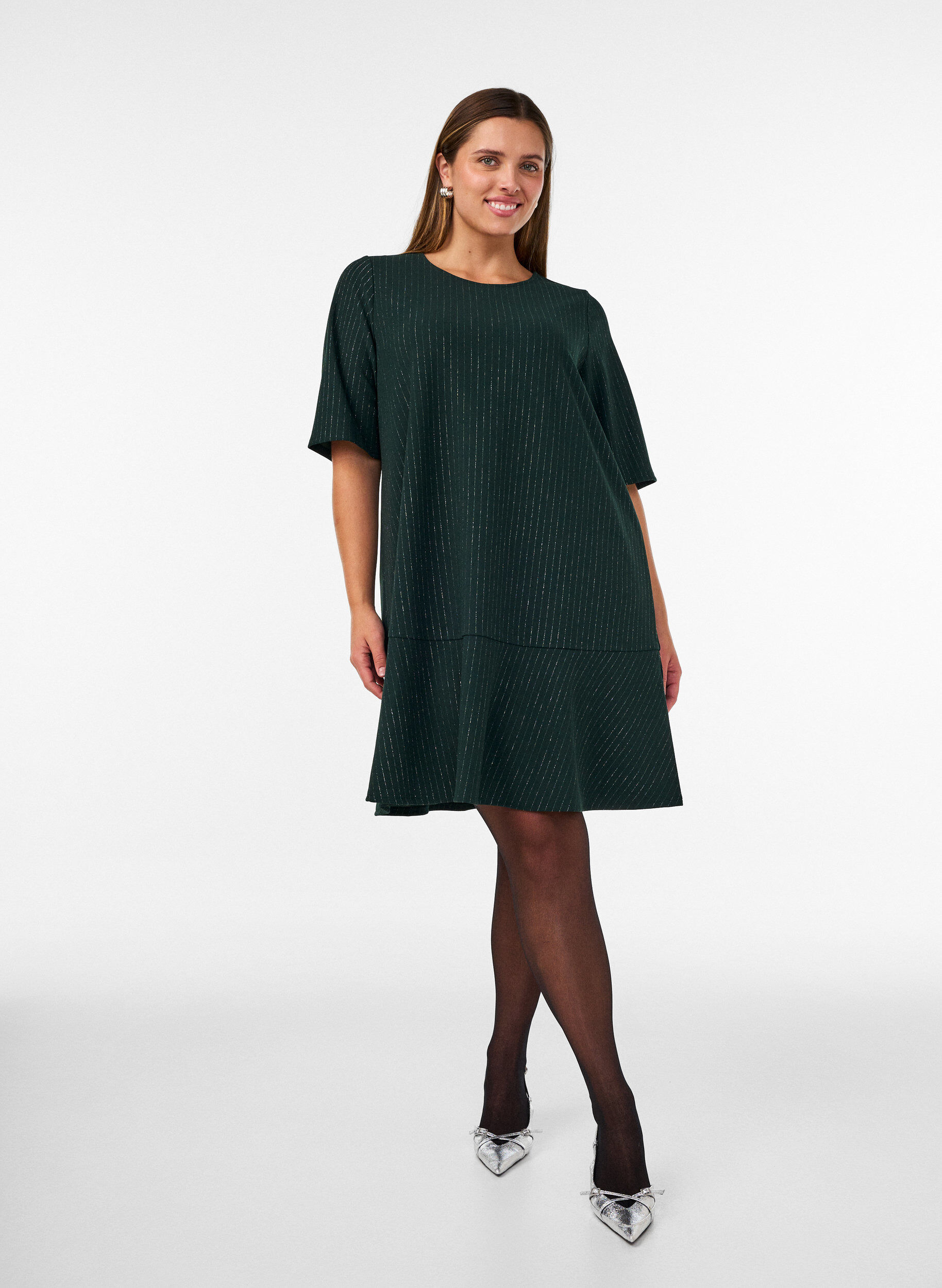 ZizziRobe courte coupe &eacute;vas&eacute;e avec des rayures paillet&eacute;es, Vert fonc&eacute;, Model image number 1