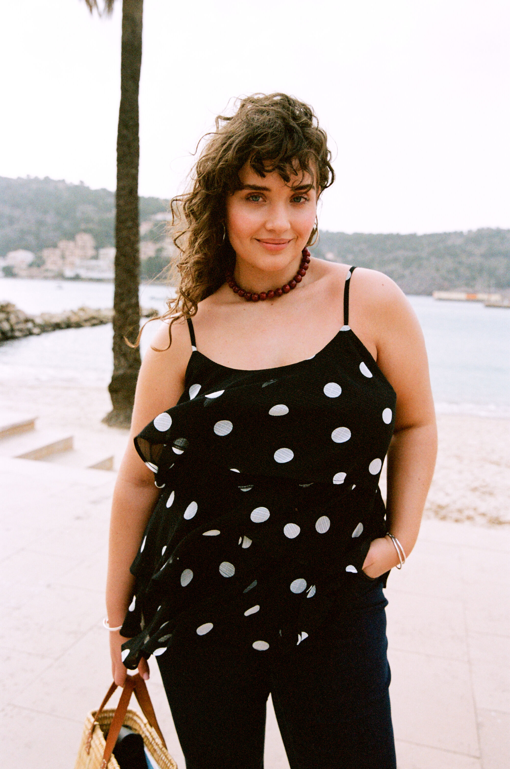 ZizziStyle d'&eacute;t&eacute; &agrave; pois avec du caract&egrave;re, , Model