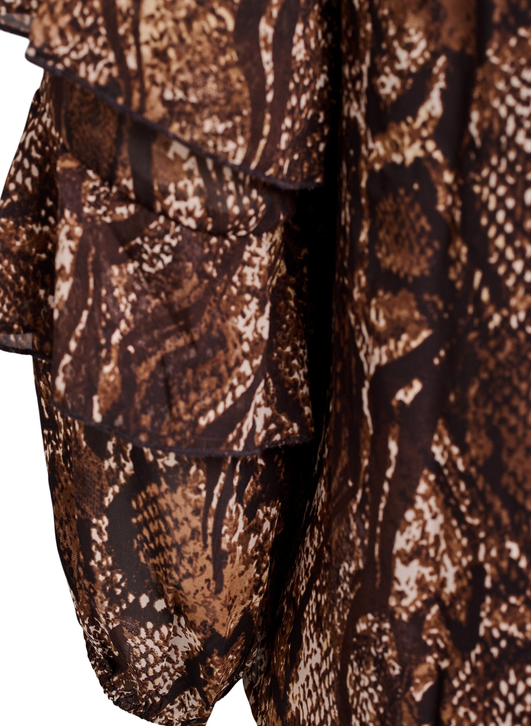 Zizzi Blouse imprim&eacute;e animal et volants, Marron, Packshot image number 3