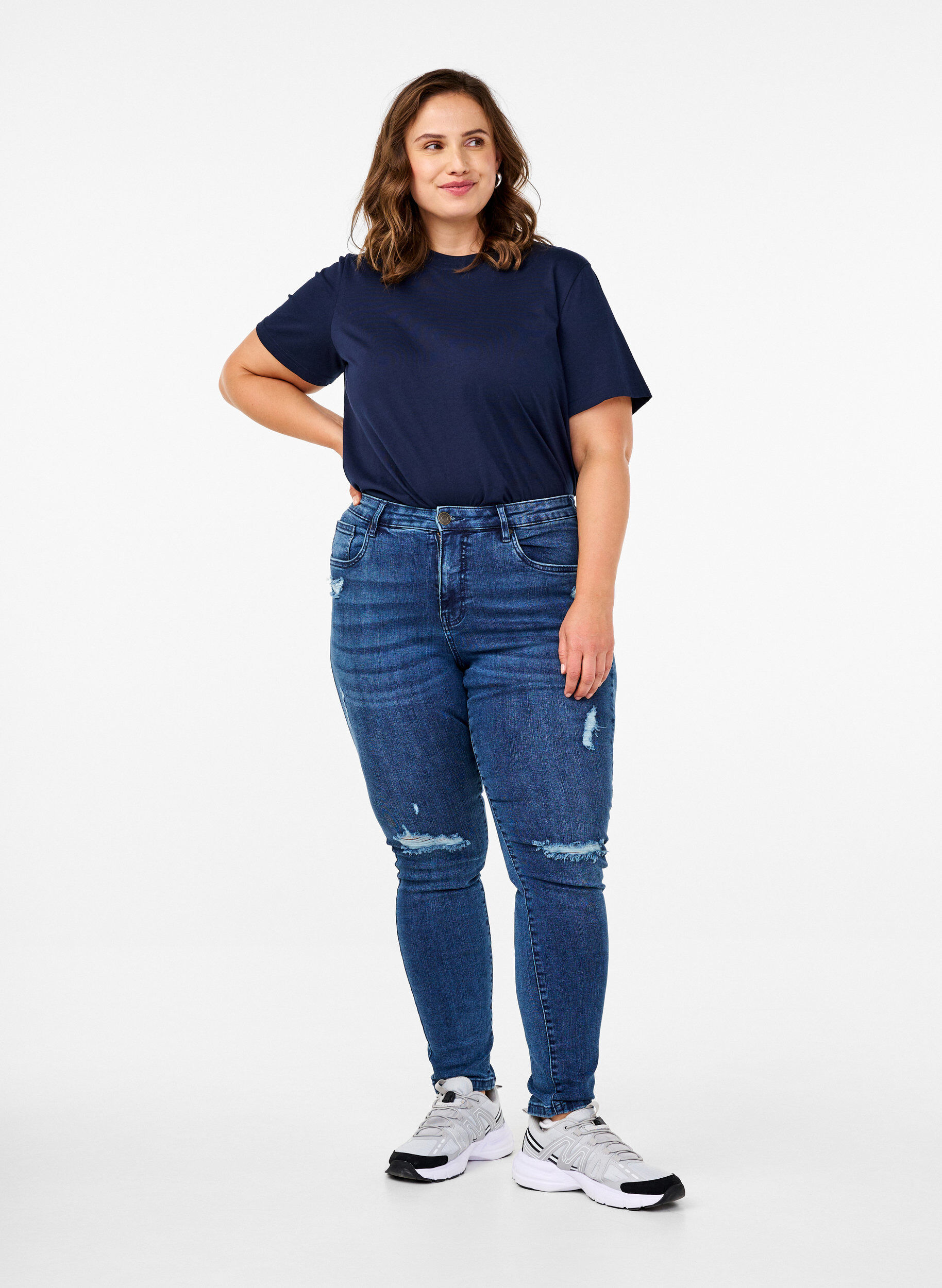 Zizzi Jeans Amy tr&egrave;s ajust&eacute; avec effet us&eacute;, Blue Denim, Model image number 0